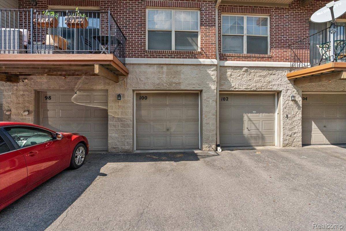 100 Adelaide ST, Detroit, MI 48201