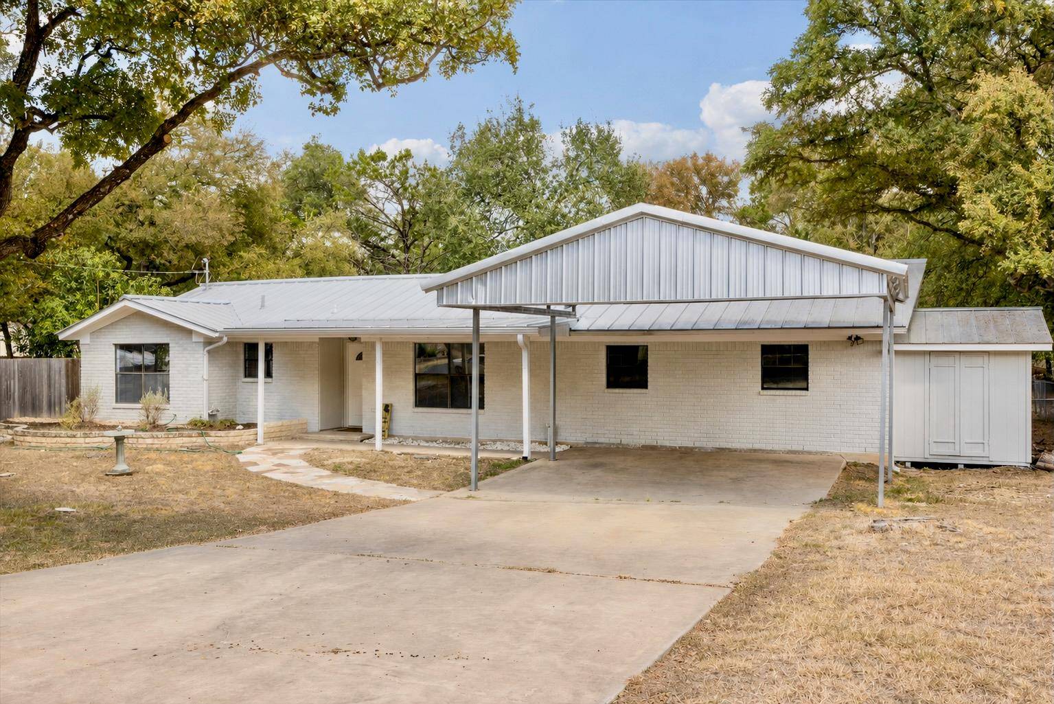 1011 Serenada DR, Georgetown, TX 78628