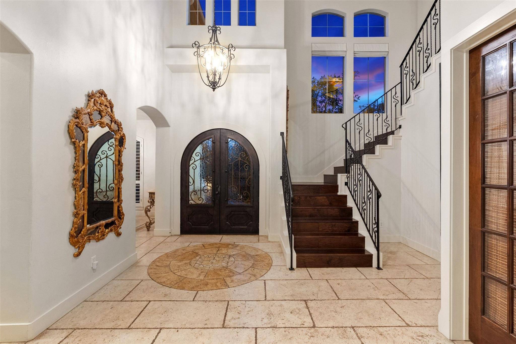 18 Hedgebrook WAY, The Hills, TX 78738