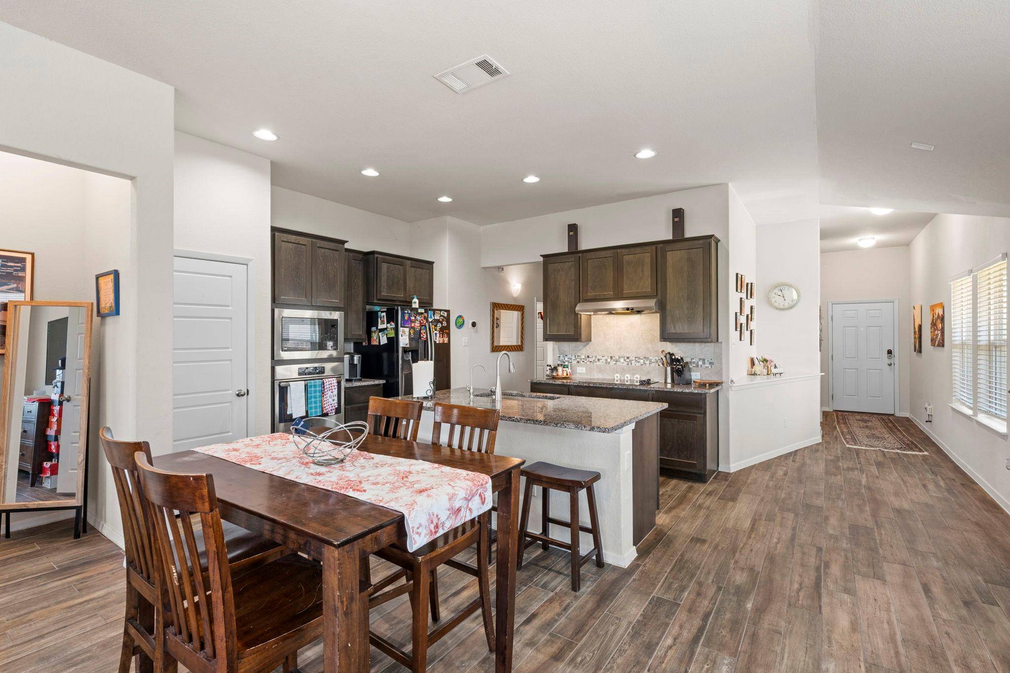 205 Four Star DR, Elgin, TX 78621