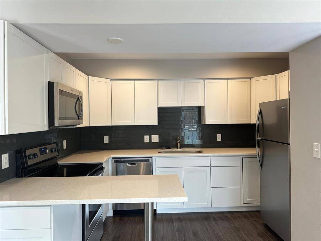935 La Posada DR #241, Austin, TX 78752