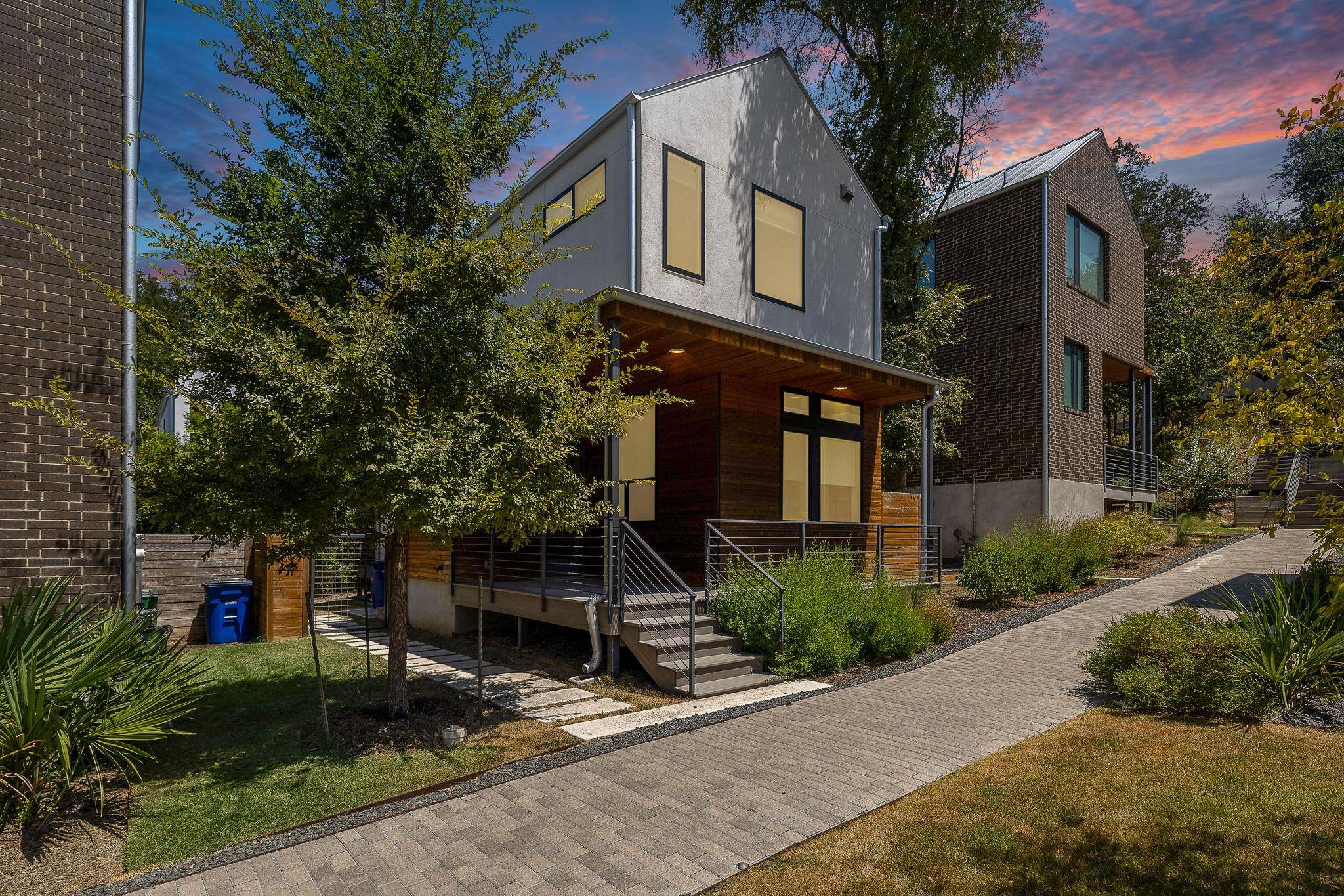 900 S 2nd ST #16, Austin, TX 78704