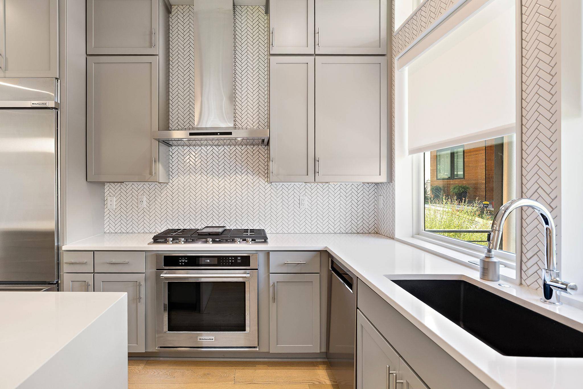 900 S 2nd ST #16, Austin, TX 78704