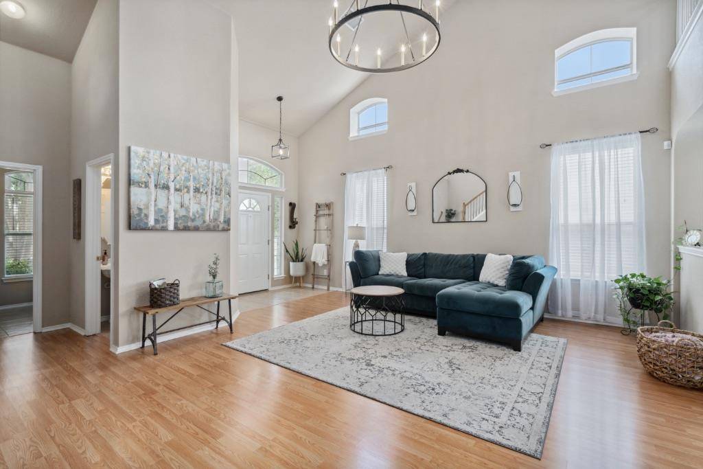 2913 Fleet DR, Austin, TX 78748
