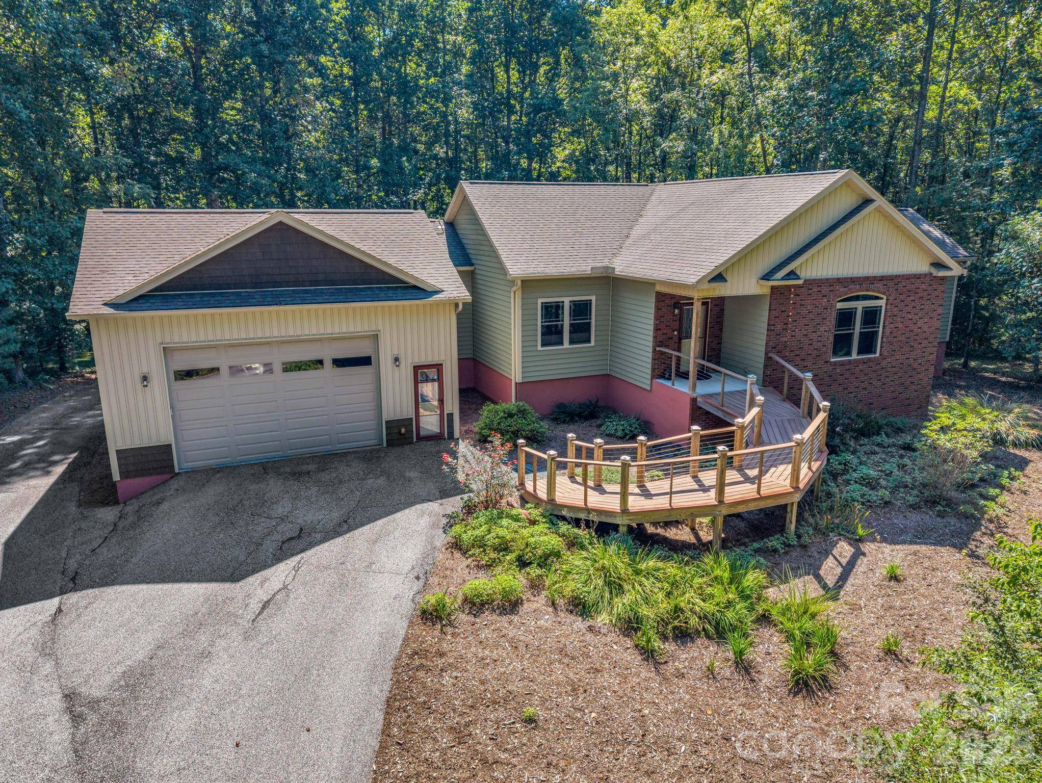 281 Ewbank RD, Etowah, NC 28729