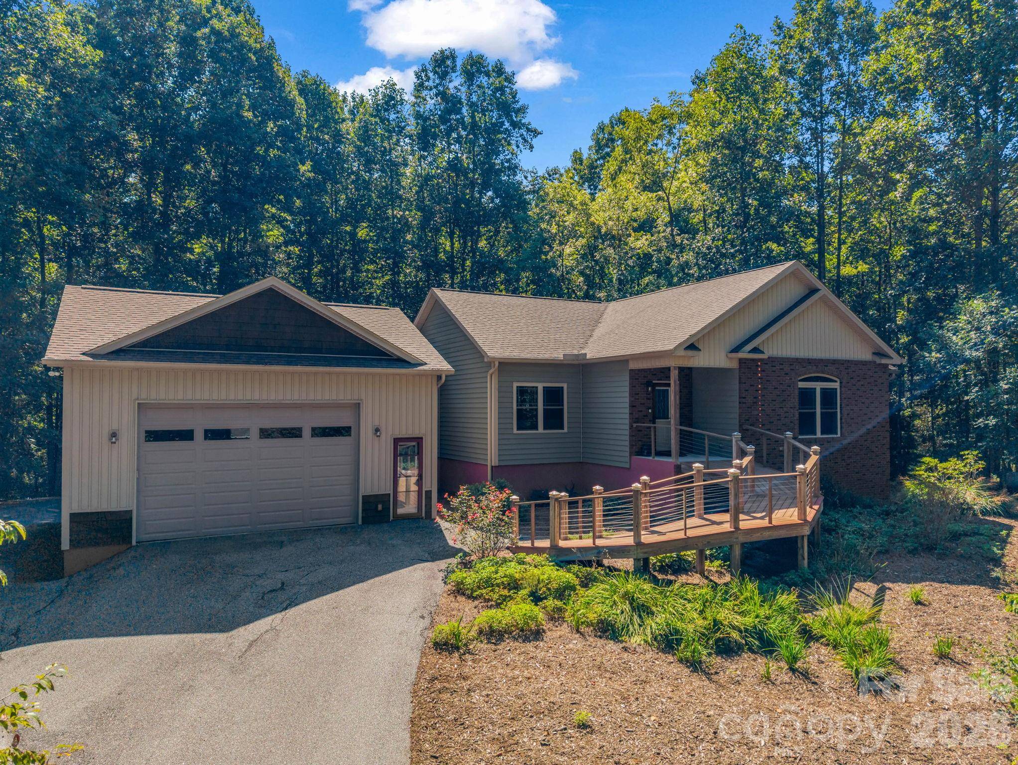 281 Ewbank RD, Etowah, NC 28729