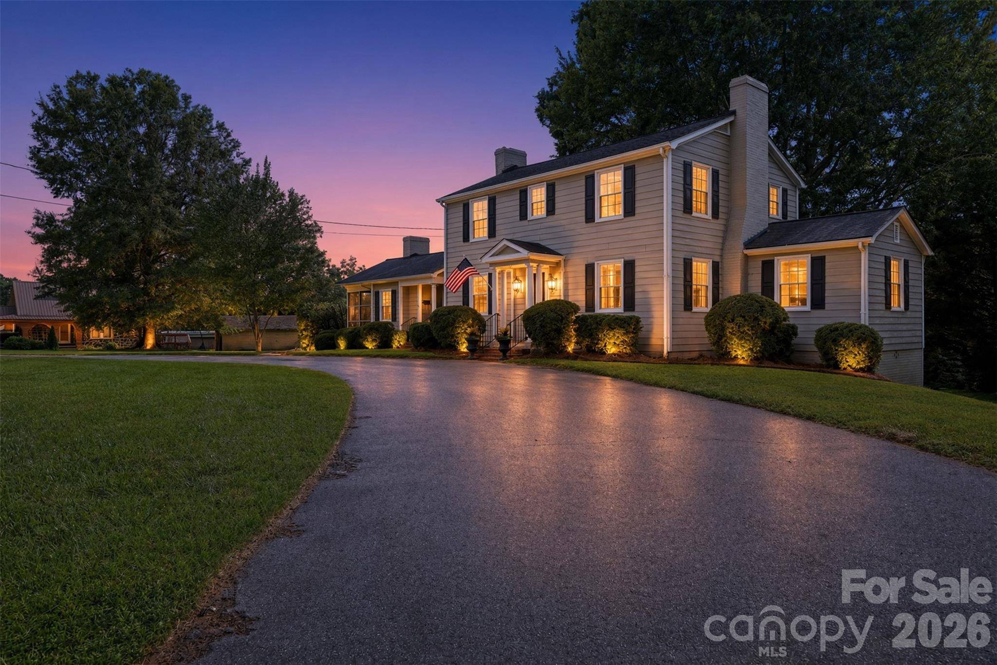 330 S Center ST, Taylorsville, NC 28681