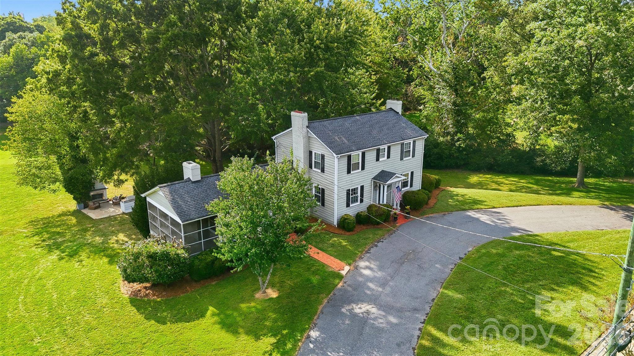 330 S Center ST, Taylorsville, NC 28681