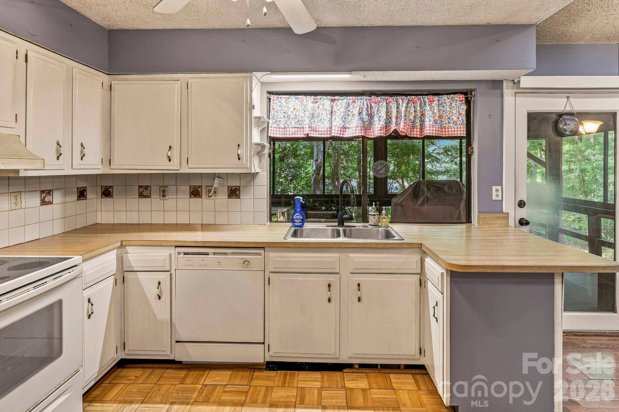 51 Rising Meadow LN, Mills River, NC 28759