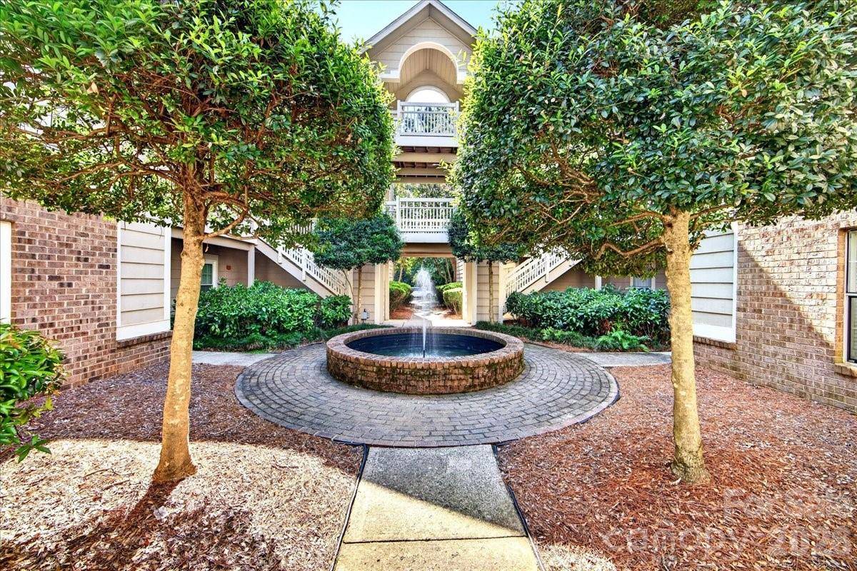 5011 Sharon RD #N, Charlotte, NC 28210