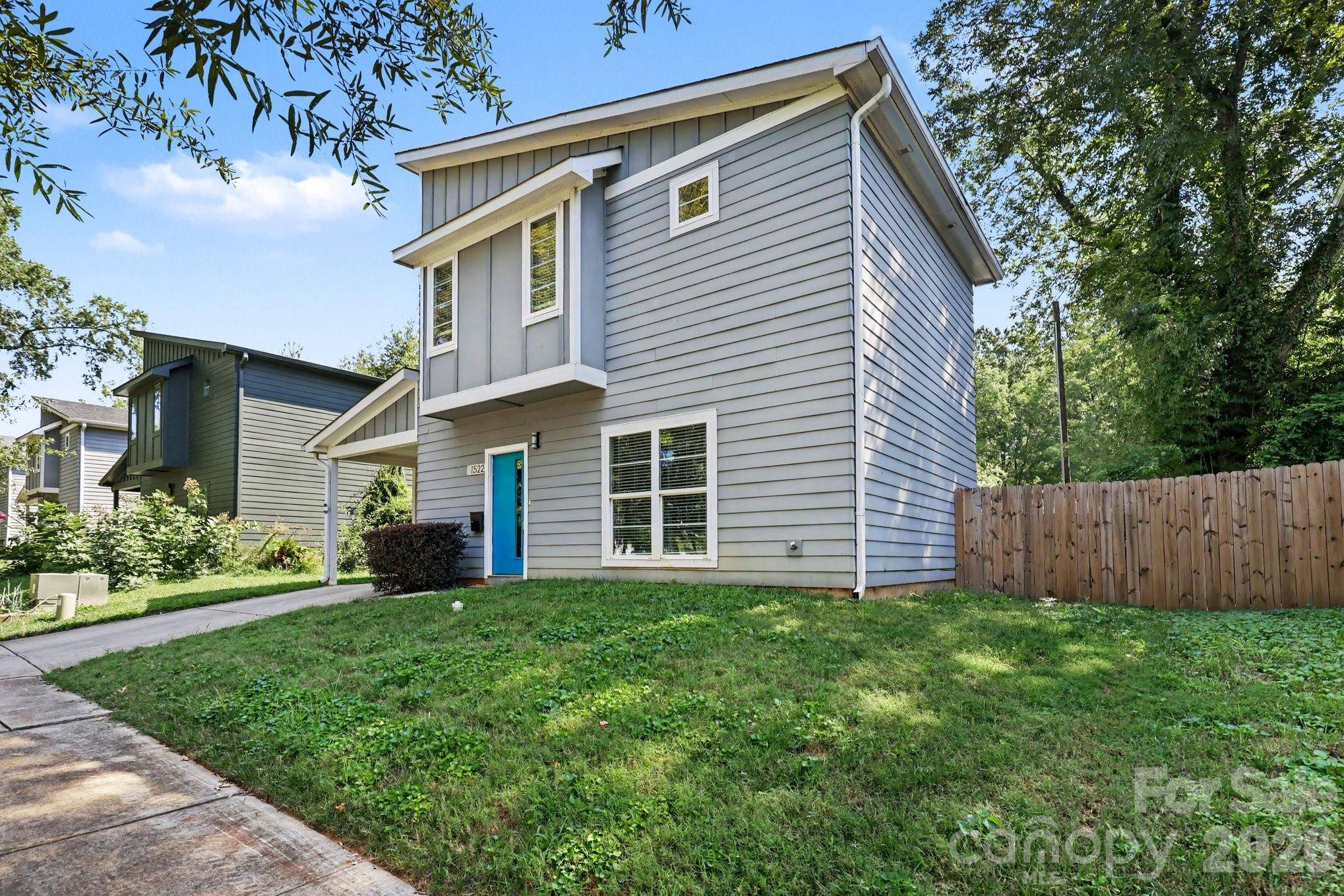 1522 Wembley DR, Charlotte, NC 28205