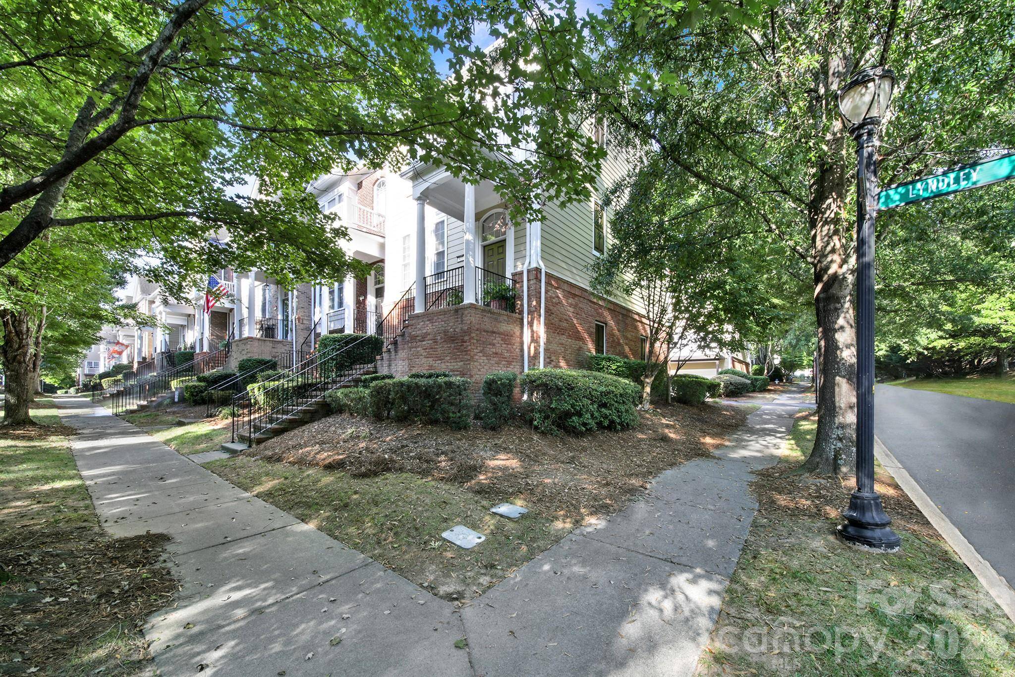 927 Lyndley DR, Fort Mill, SC 29708