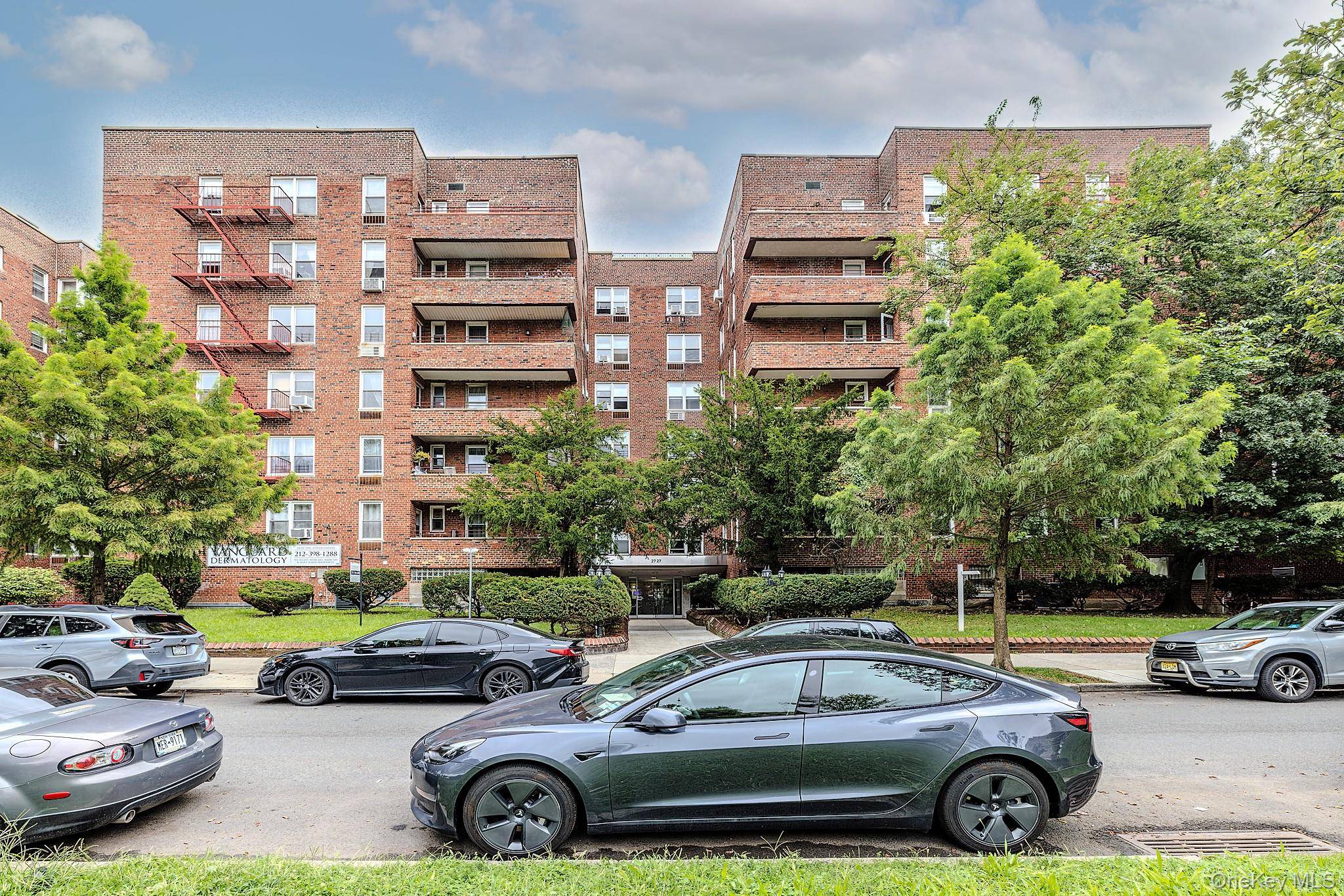 2727 Ocean Pkwy #D18, Brooklyn, NY 11235