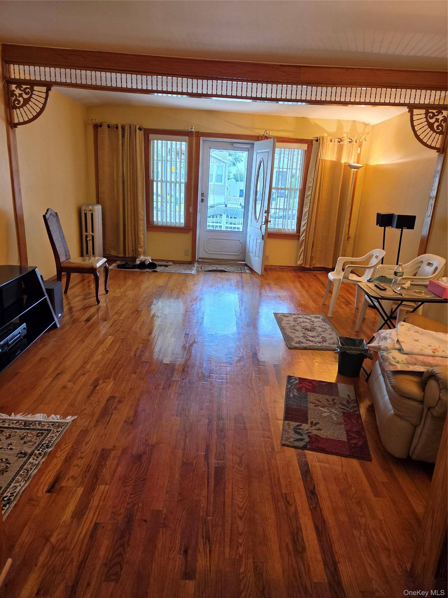 90-51 201st ST, Hollis, NY 11423