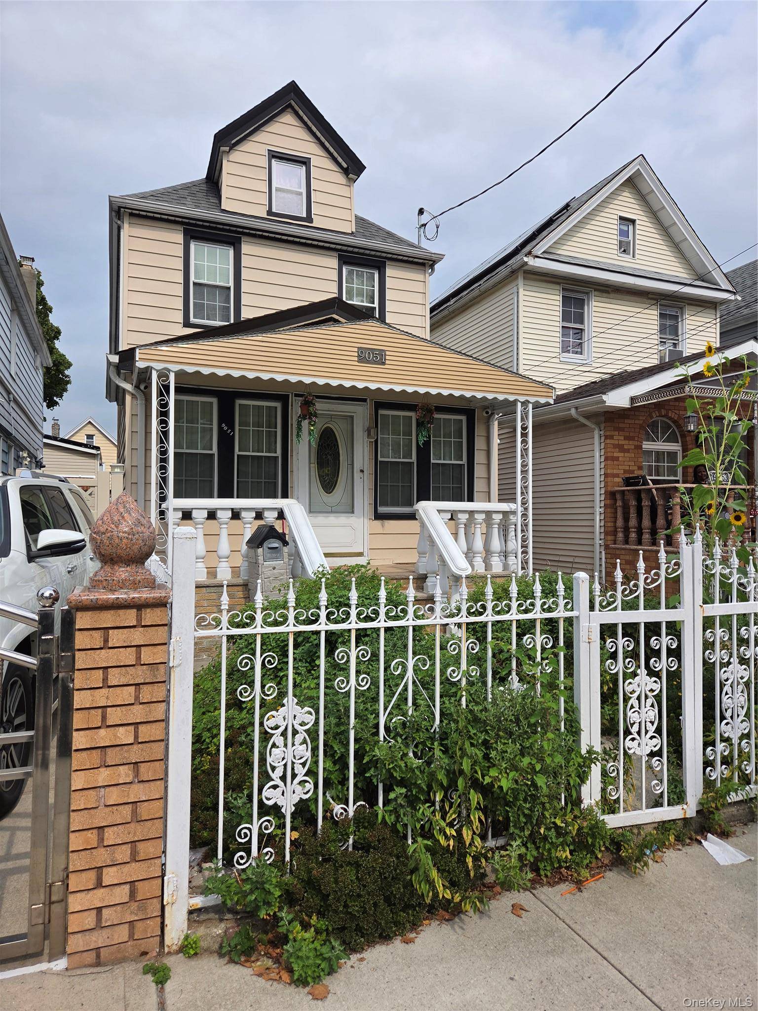 90-51 201st ST, Hollis, NY 11423