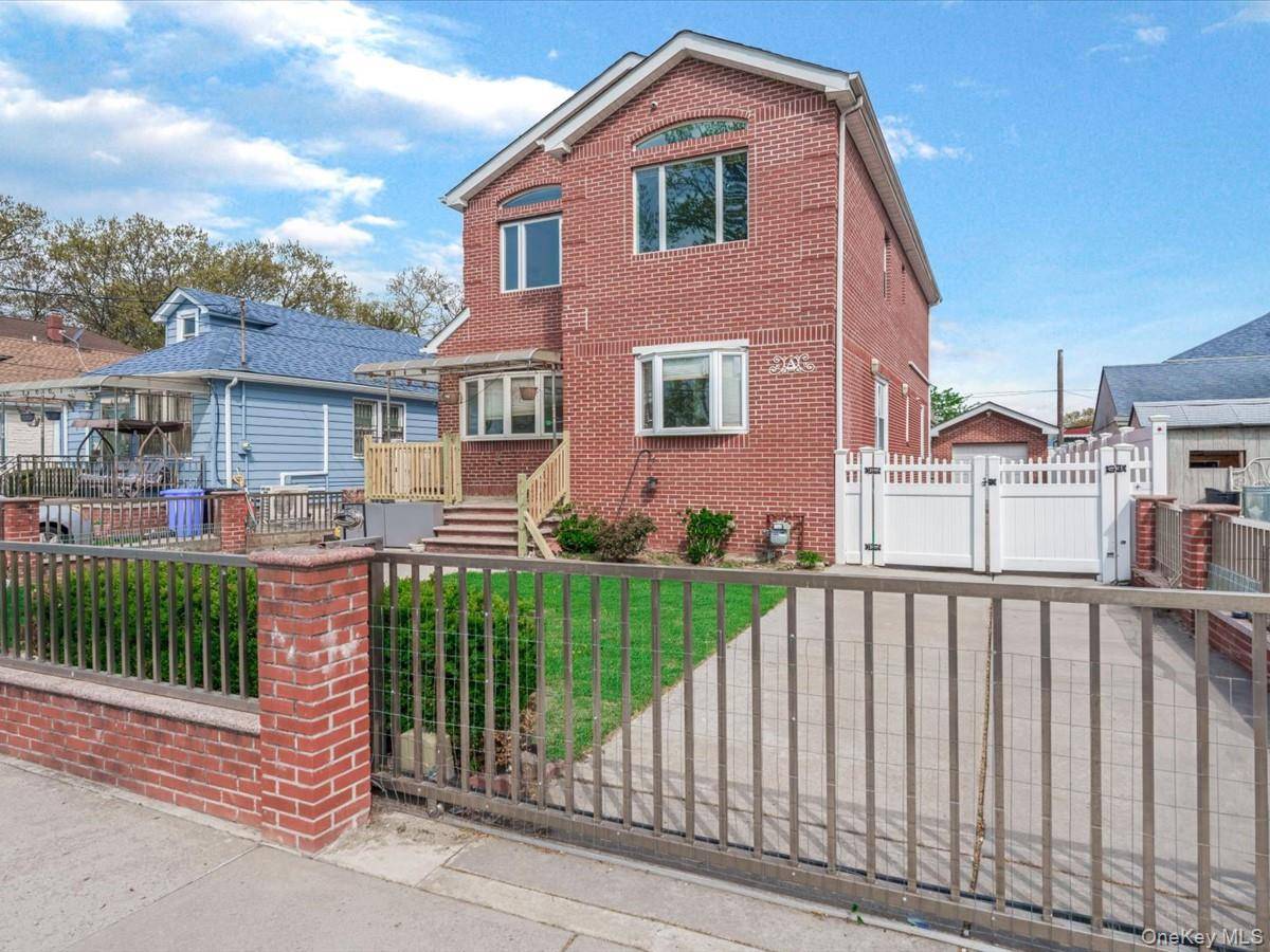 252-15 82nd AVE, Bellerose, NY 11426