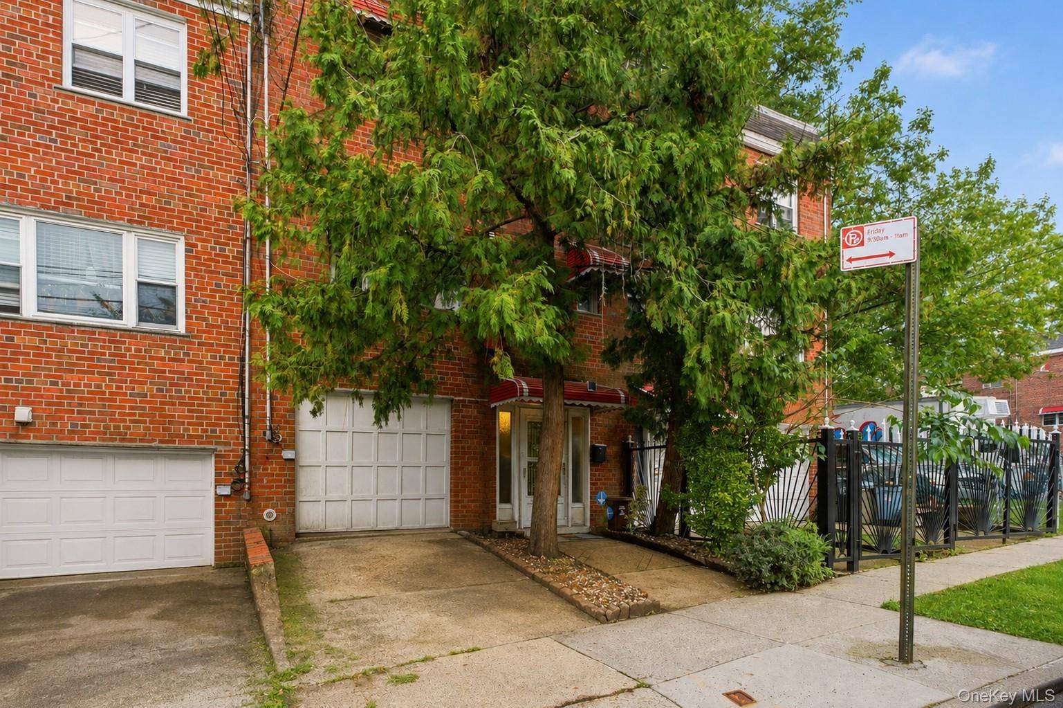 902 E 232nd ST, Bronx, NY 10466