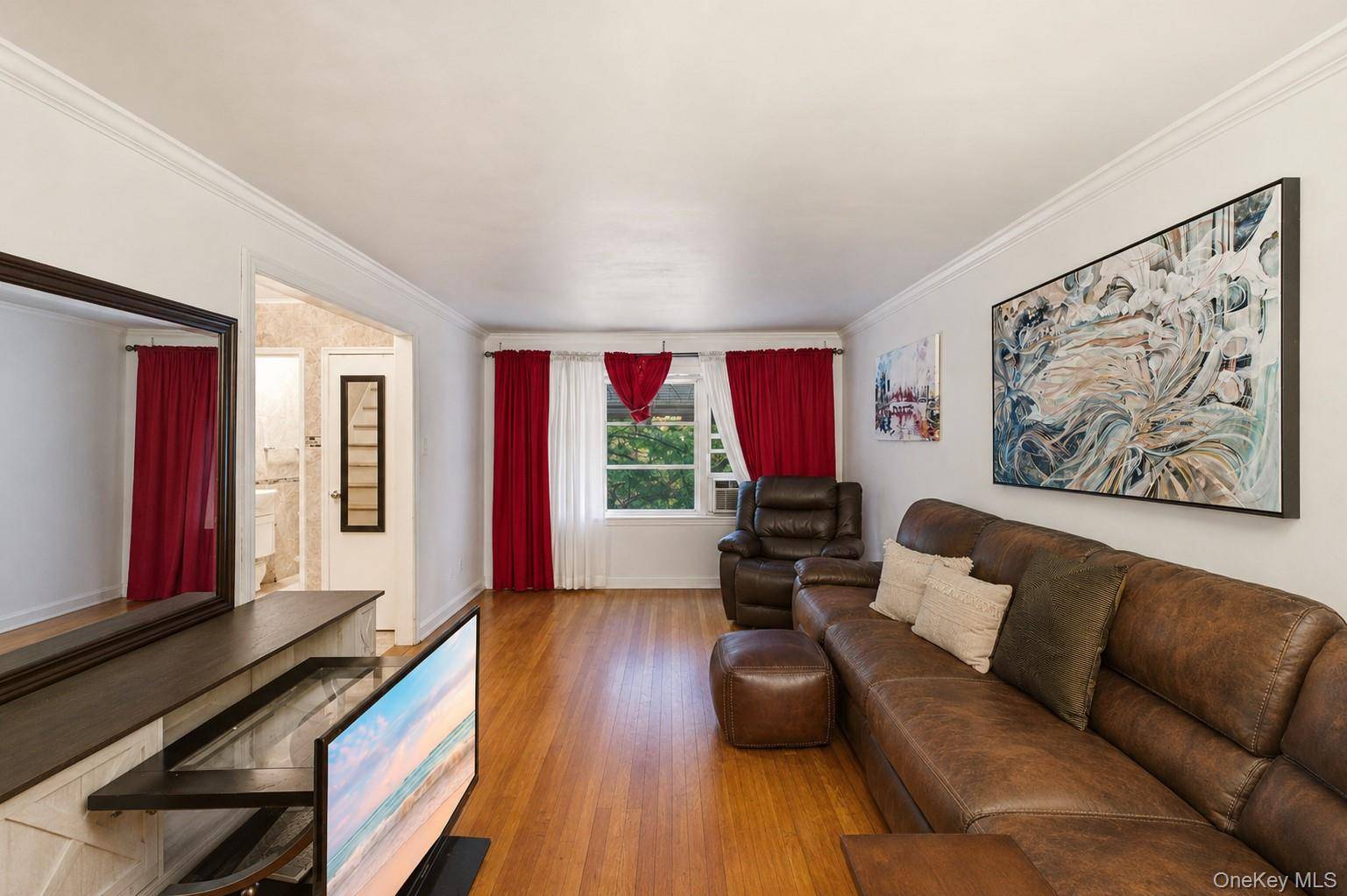 902 E 232nd ST, Bronx, NY 10466