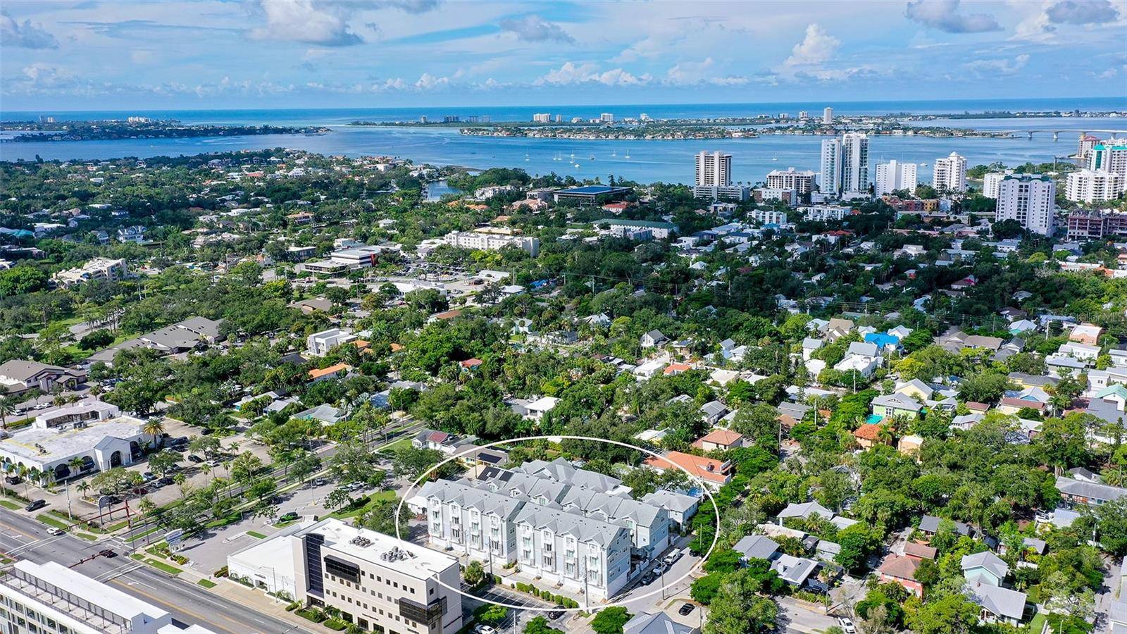 516 LAUREL PARK DR, Sarasota, FL 34236