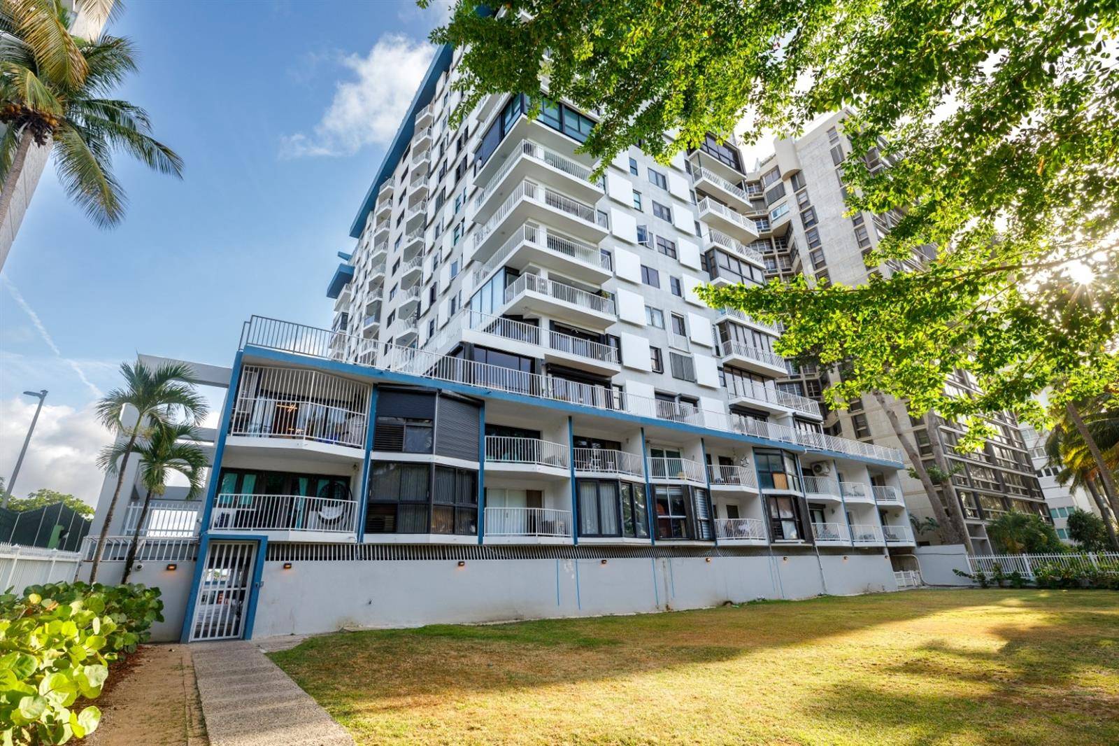 4633 AV. ISLA VERDE #L105, Carolina, PR 00979