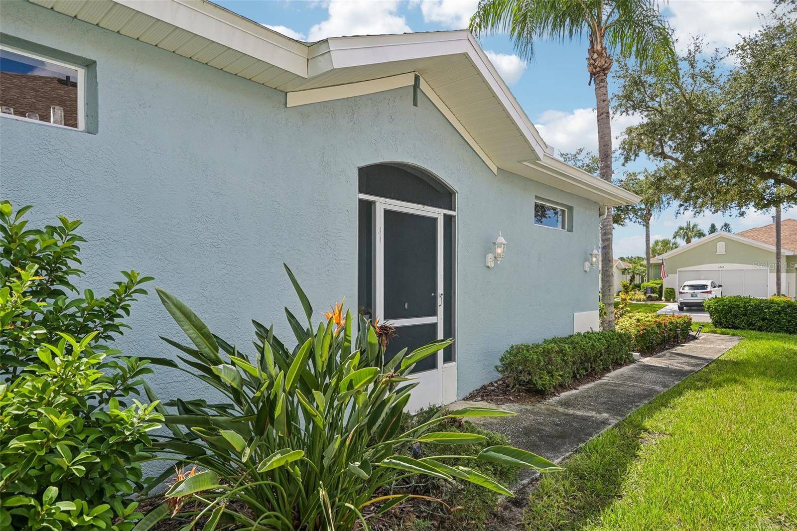 1230 HUNTINGTON GREENS DR, Sun City Center, FL 33573