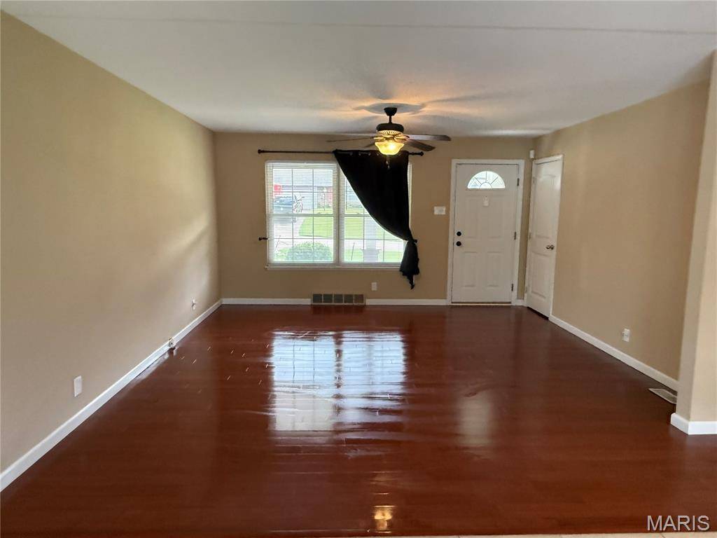 31 Graeler DR, St Louis, MO 63146