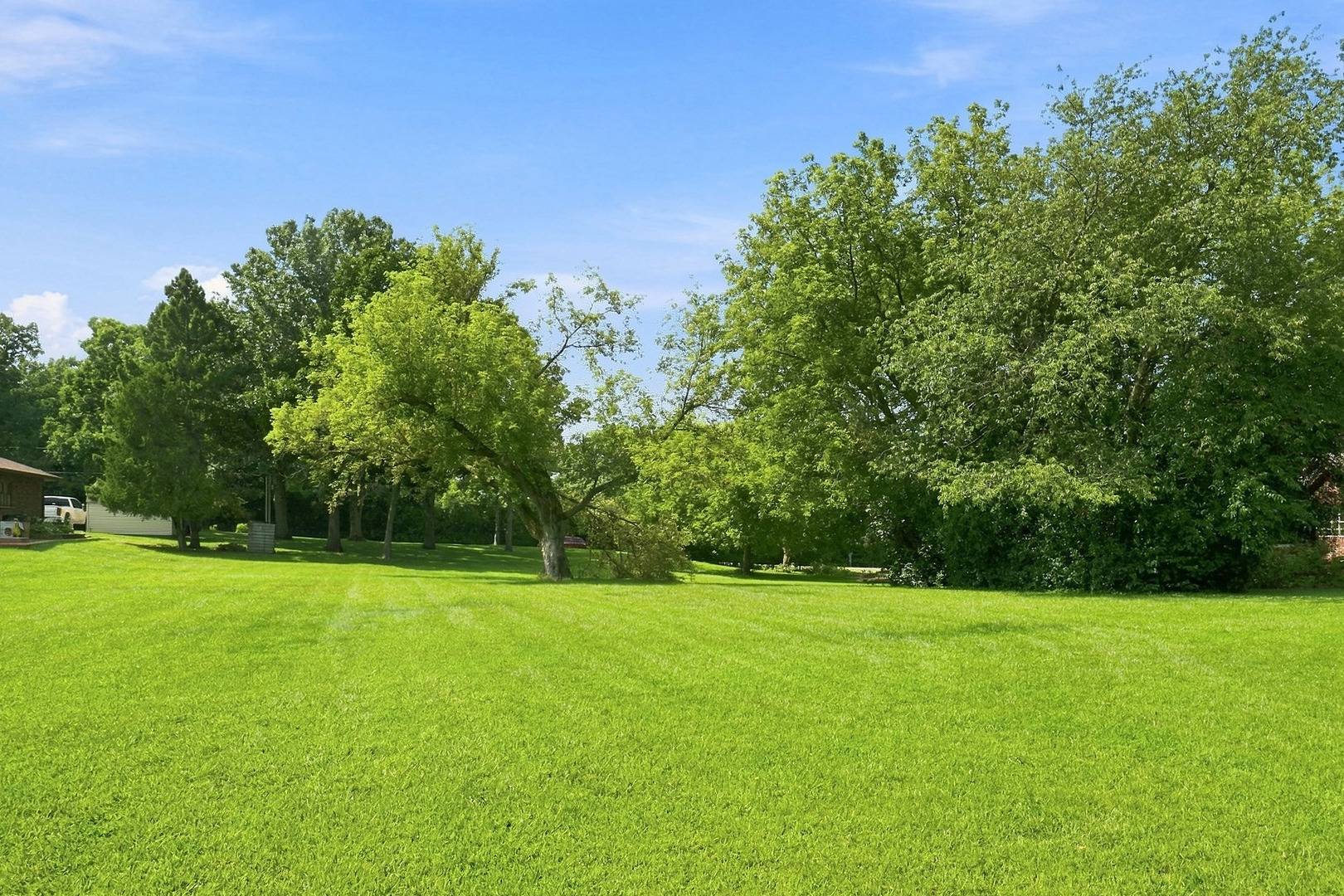 38705 N Pine Grove AVE, Wadsworth, IL 60083