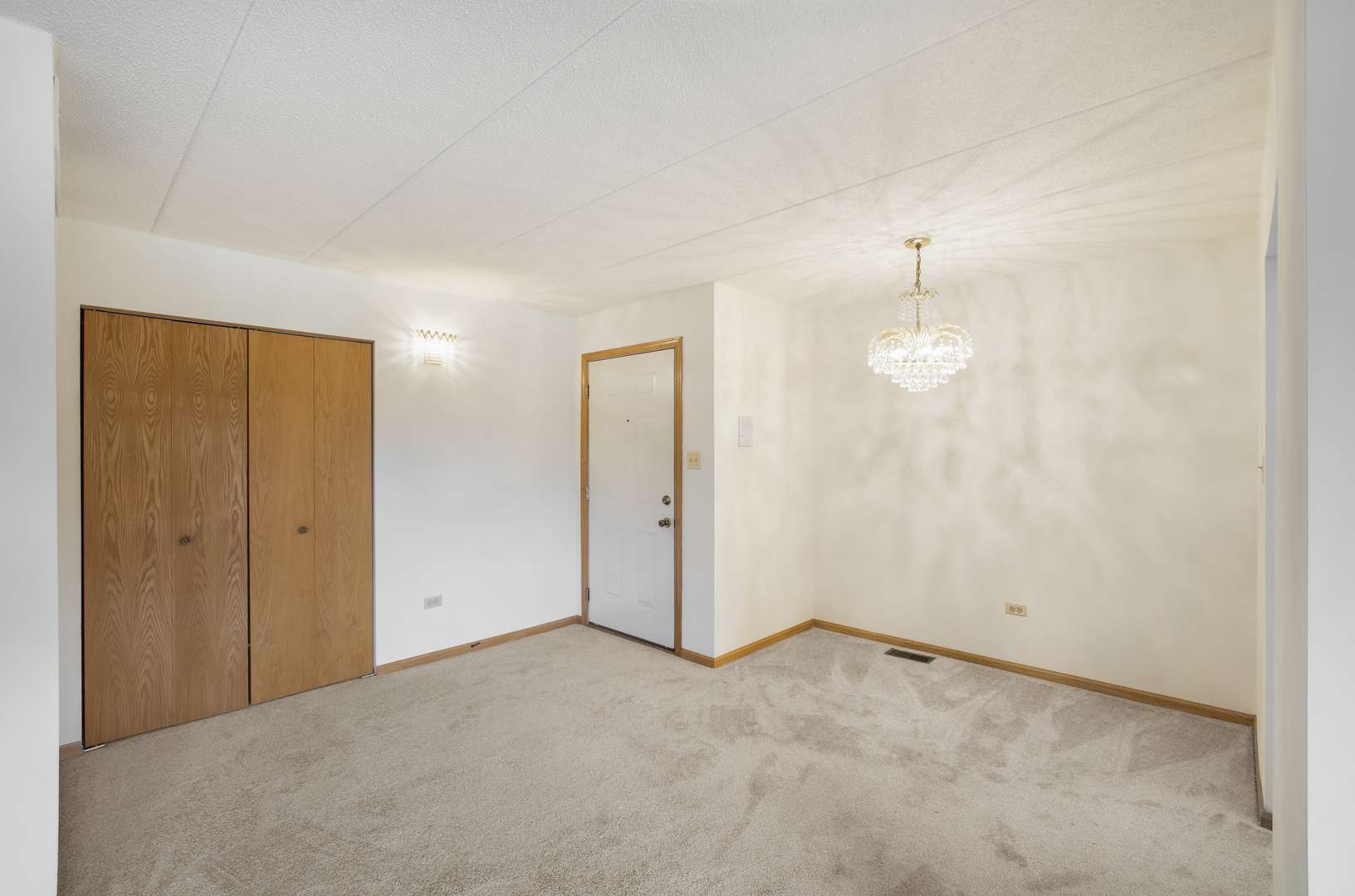 5646 W 103rd ST #106, Oak Lawn, IL 60453