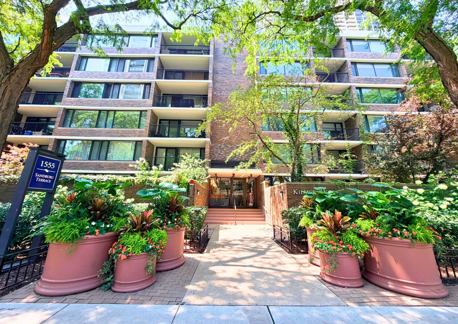 1555 N Sandburg TER #305K, Chicago, IL 60610