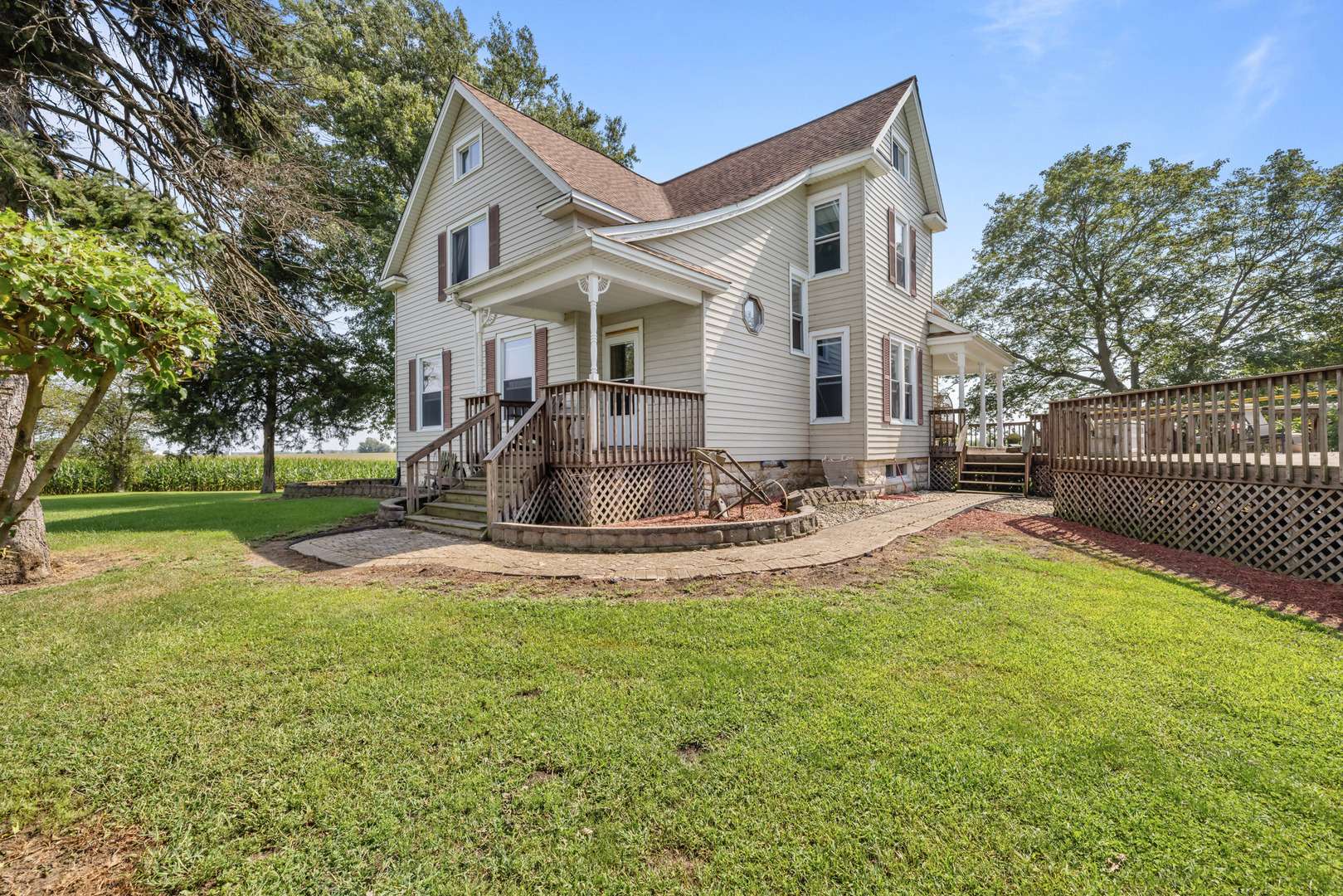 10724 Galena RD, Bristol, IL 60512