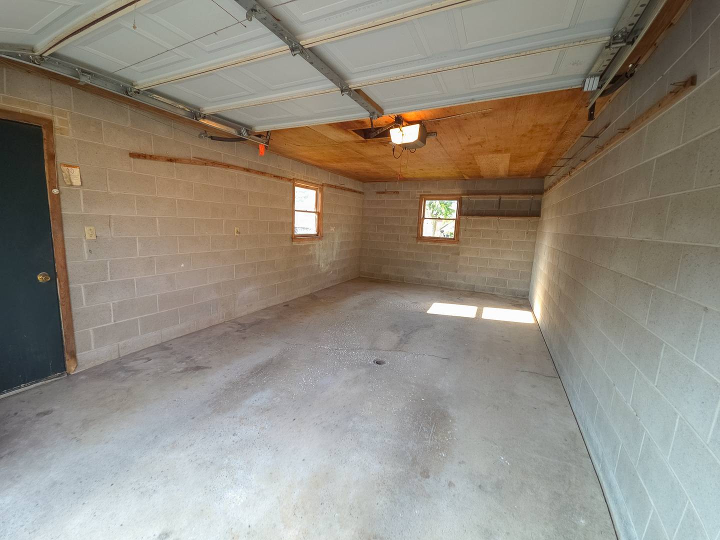 106 Vermont ST, Momence, IL 60954