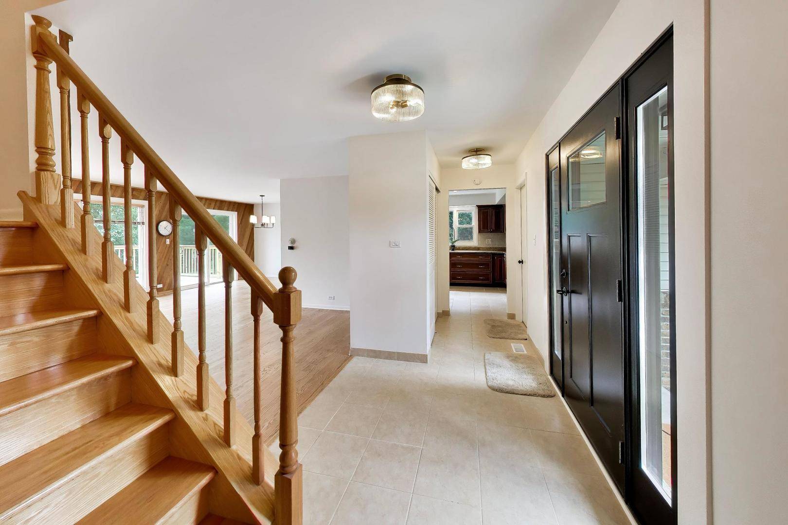 2307 N Kennicott DR, Arlington Heights, IL 60004