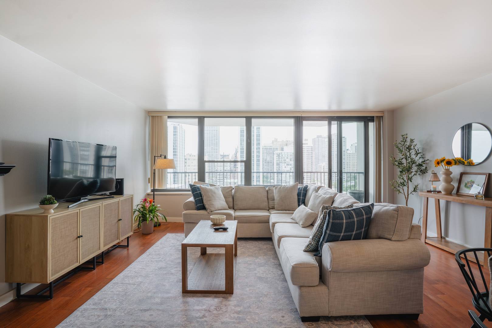 1560 N Sandburg TER #1506, Chicago, IL 60610