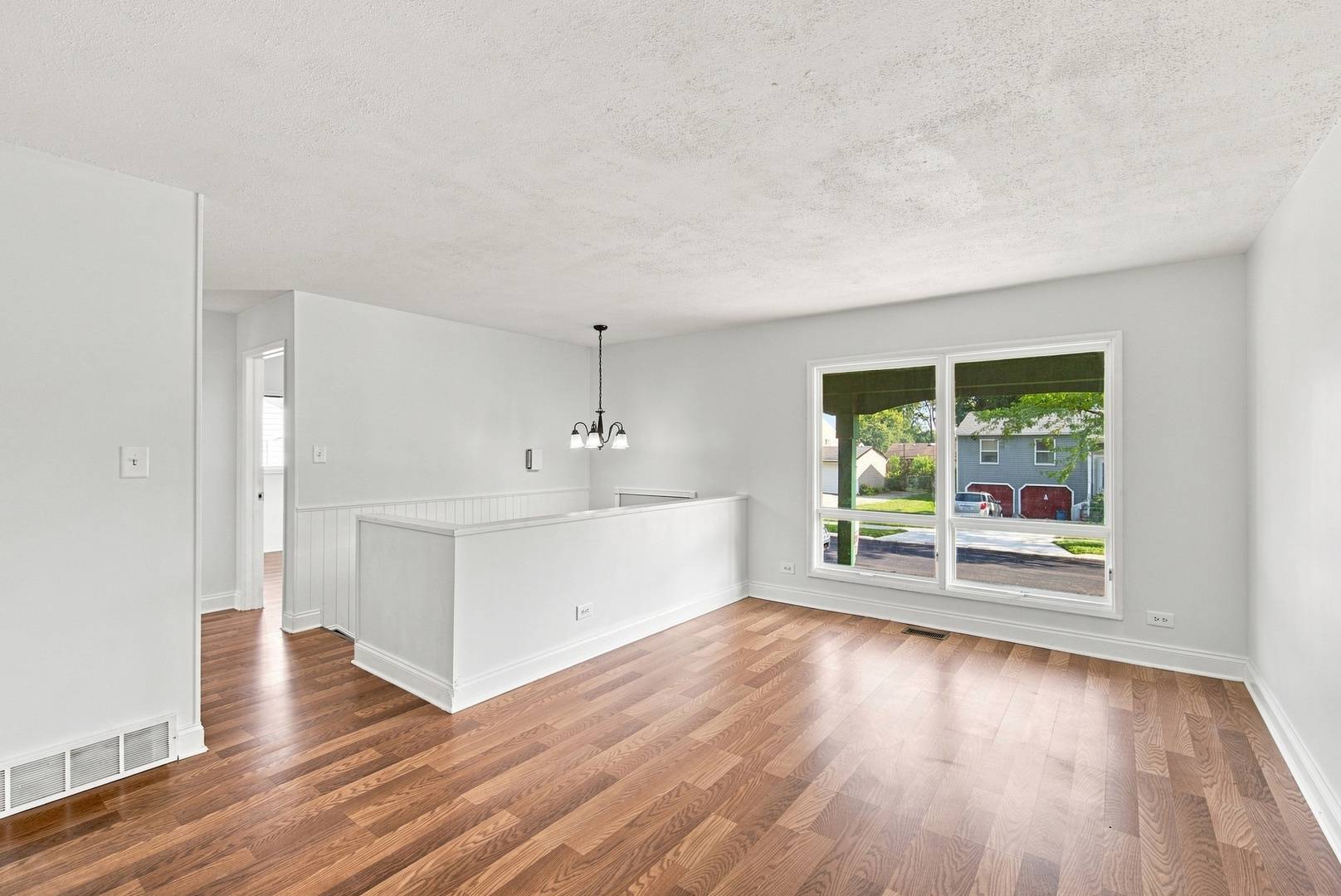 736 DICKENS AVE, Glendale Heights, IL 60139