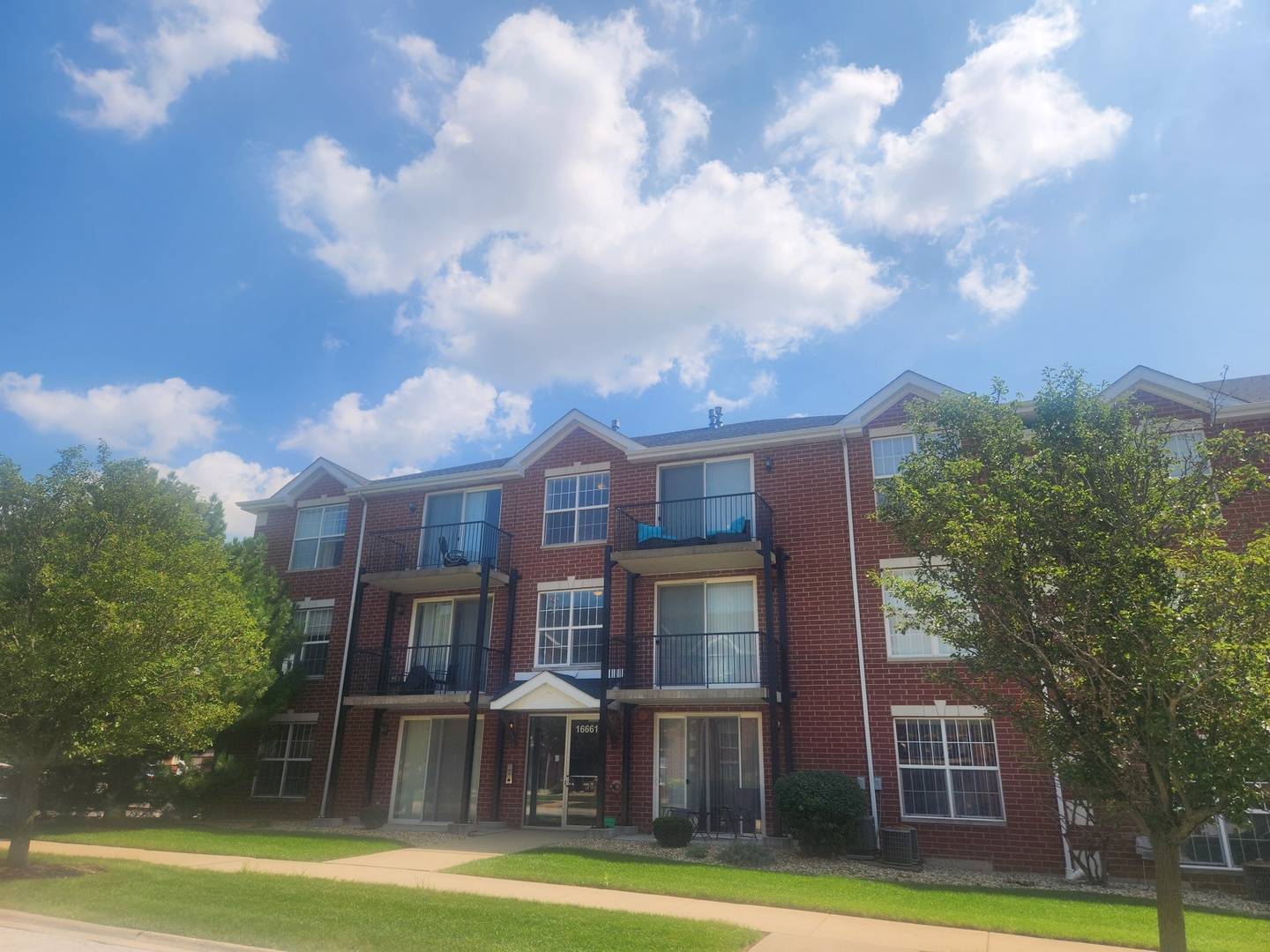 16661 Liberty CIR #2S, Orland Park, IL 60467