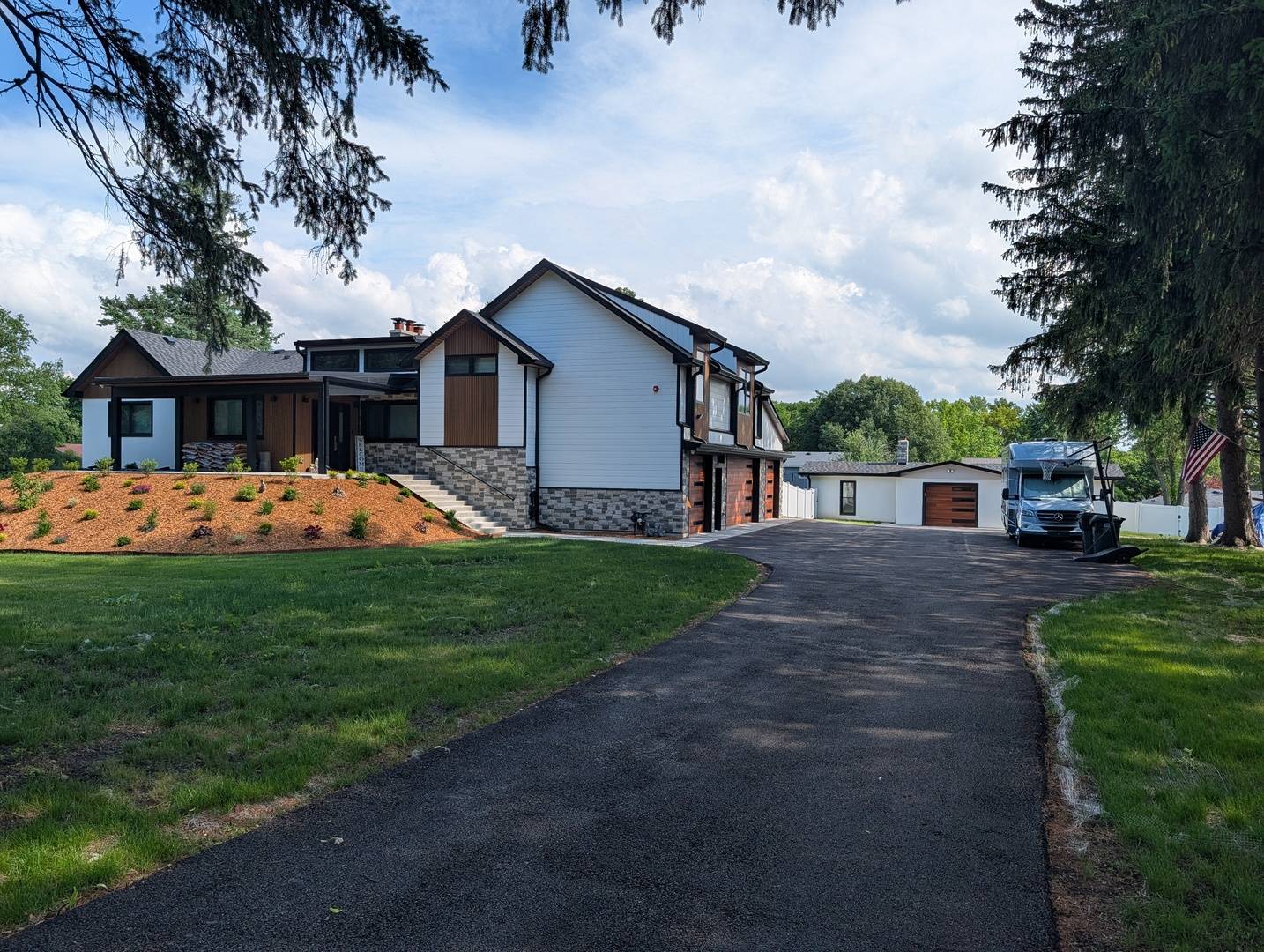 675 W Gilbert RD, Palatine, IL 60067