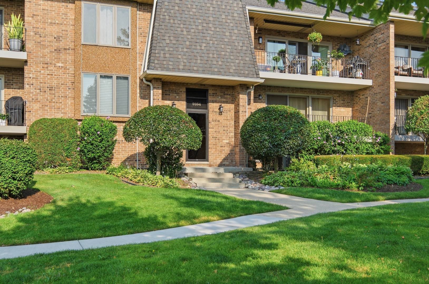 9164 Del Prado DR #1N, Palos Hills, IL 60465