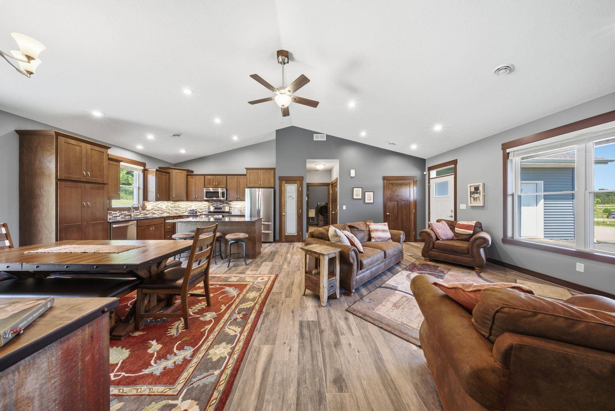 911 67th AVE, Hudson, WI 54016