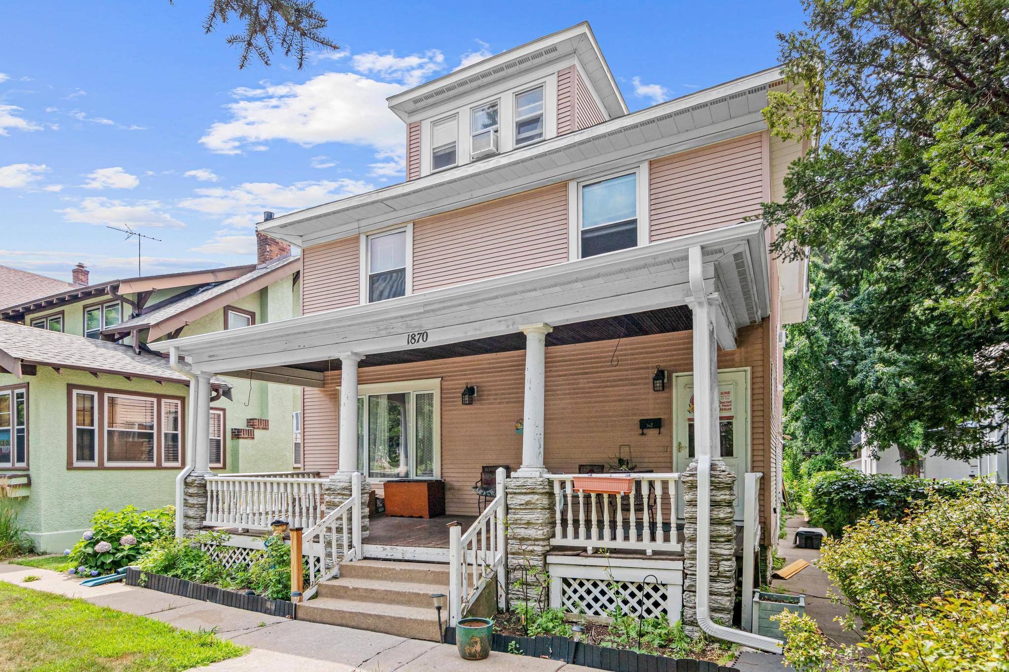 1870 Laurel AVE, Saint Paul, MN 55104