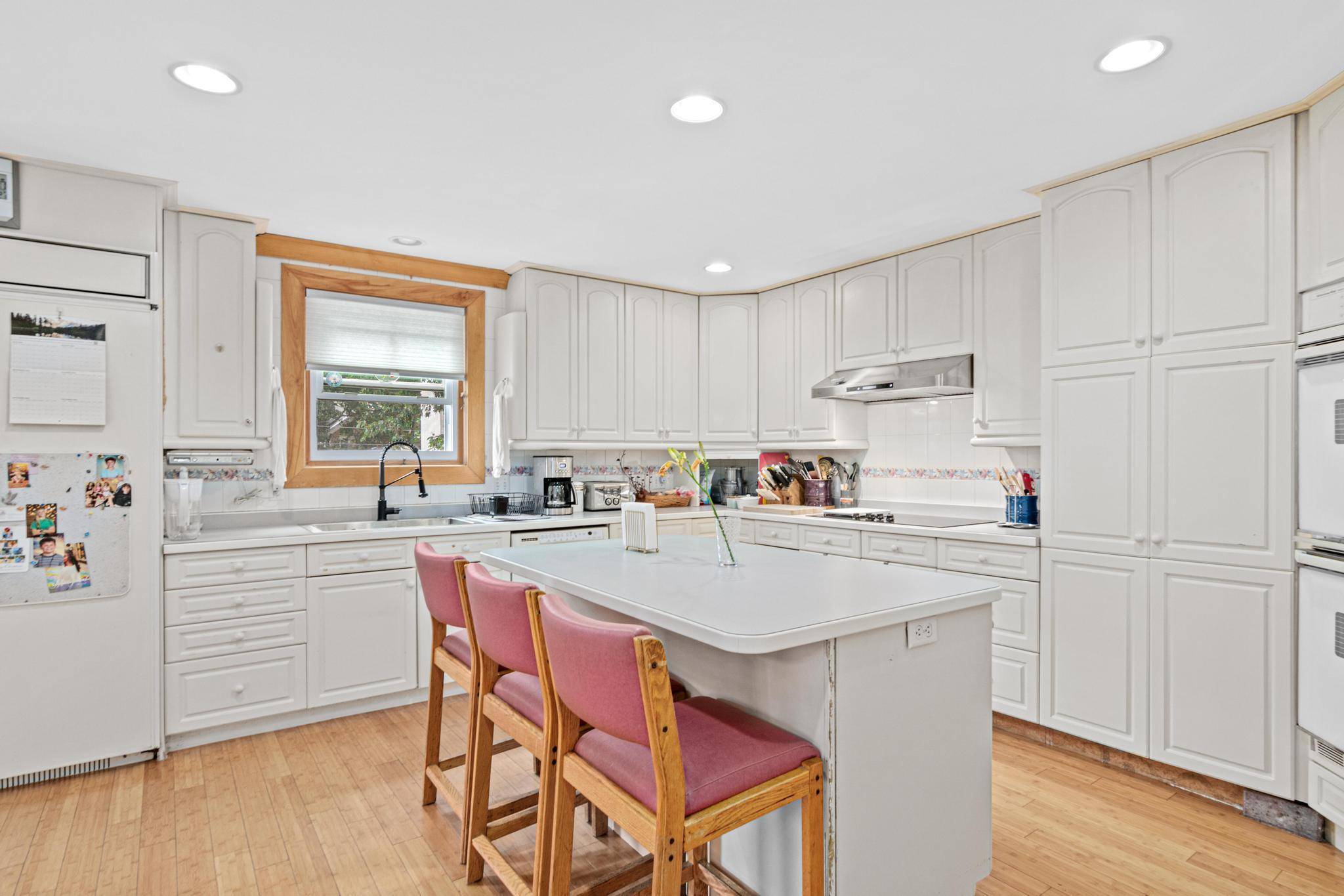 1870 Laurel AVE, Saint Paul, MN 55104