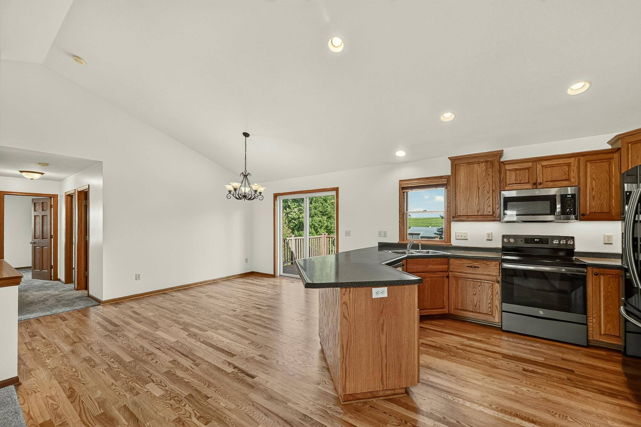 221 Devin DR, Saint Charles, MN 55972