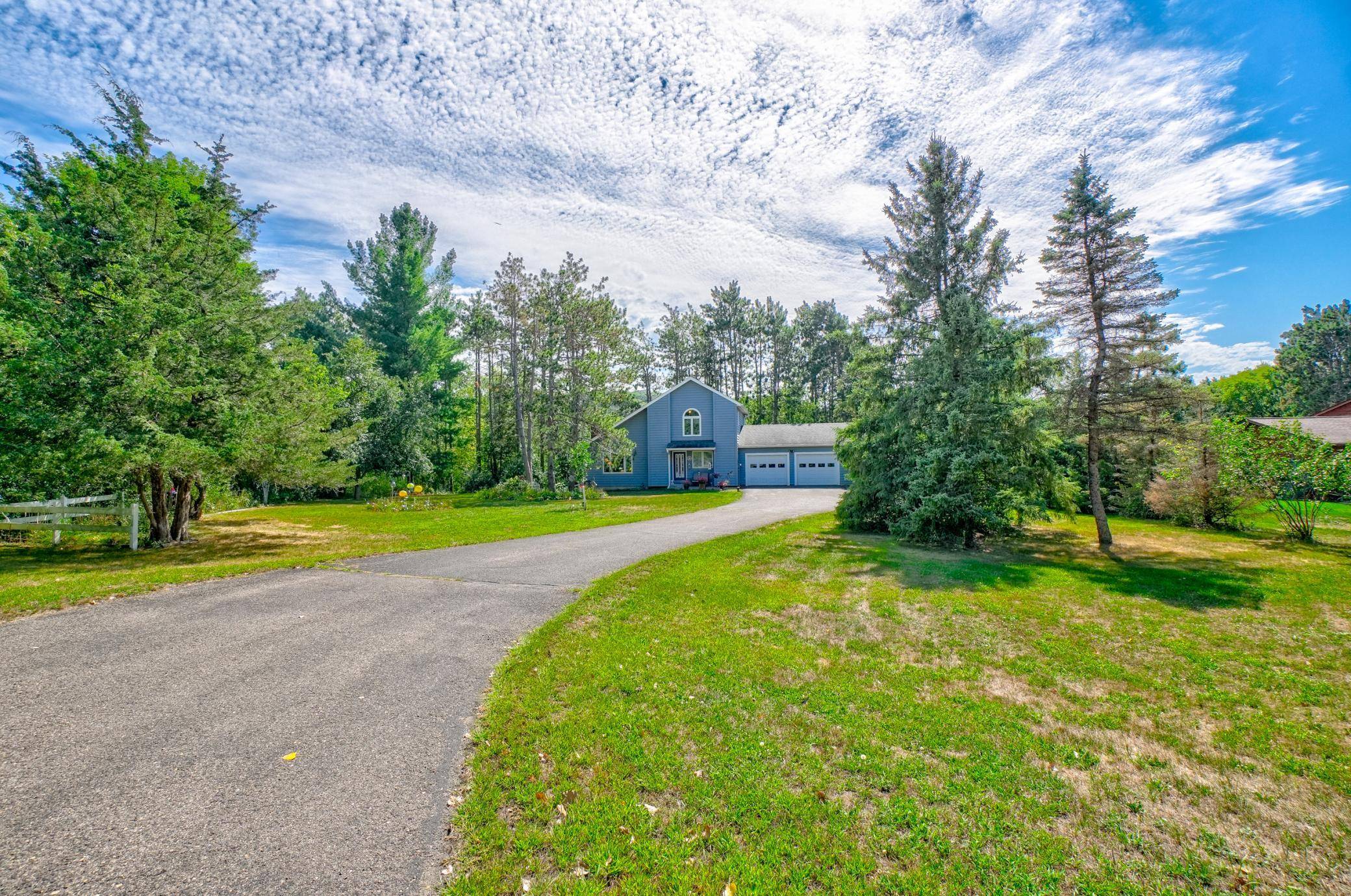 723 Glenna DR, Hudson, WI 54016
