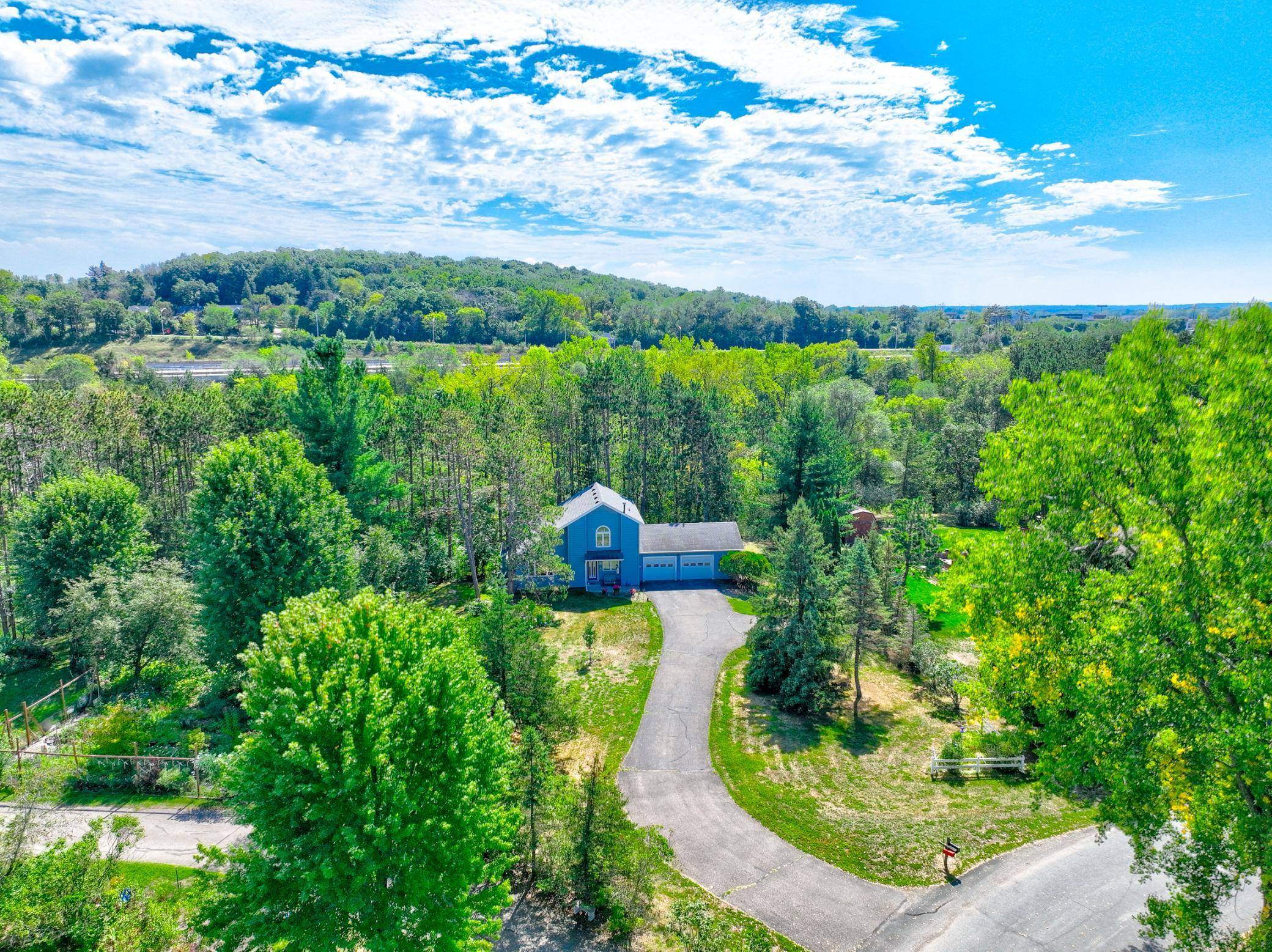 723 Glenna DR, Hudson, WI 54016