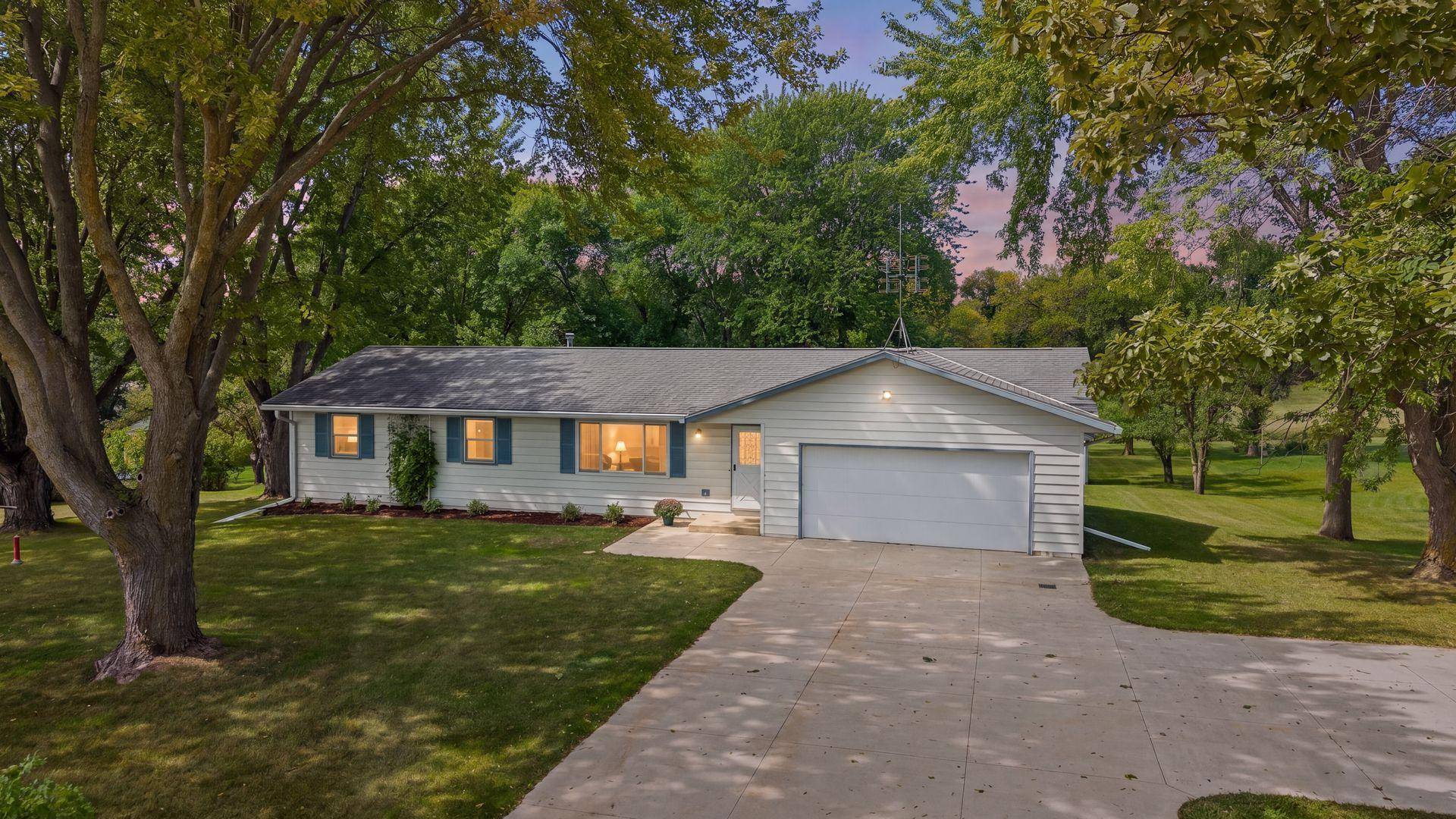 8887 Reitz Lake RD, Waconia, MN 55387