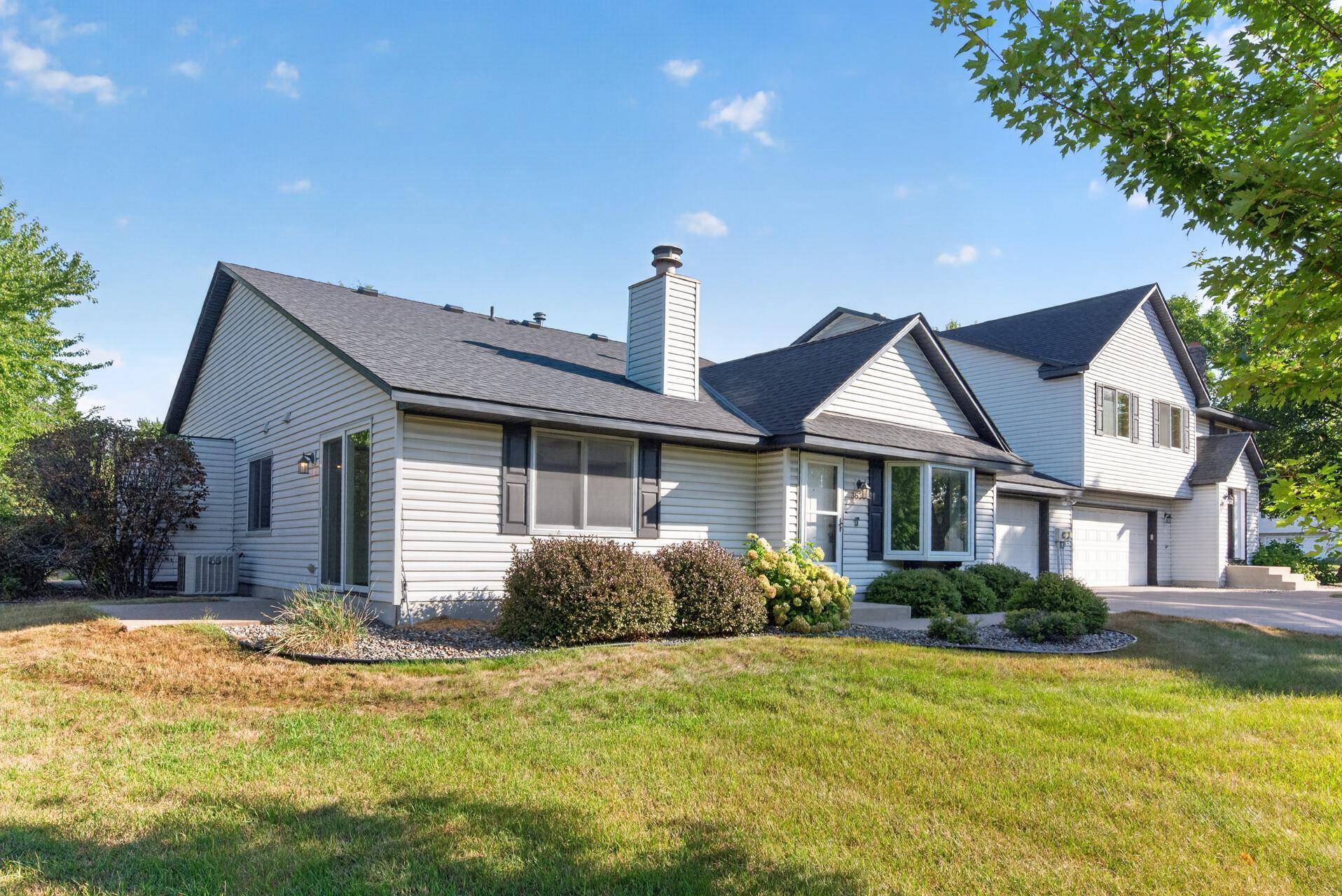 3630 Gershwin LN N, Oakdale, MN 55128