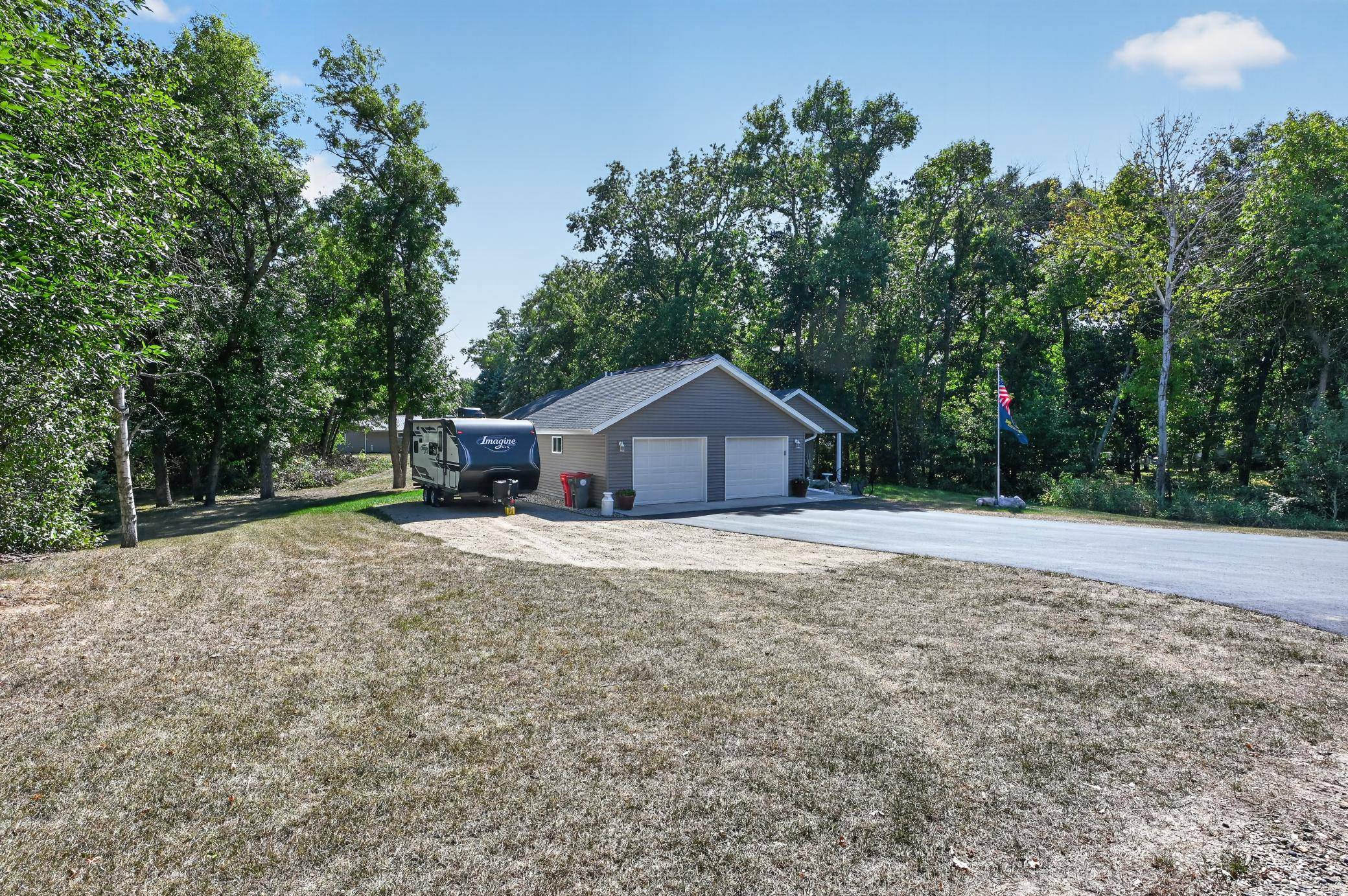 2006 Woodland Park DR NE, Alexandria, MN 56308