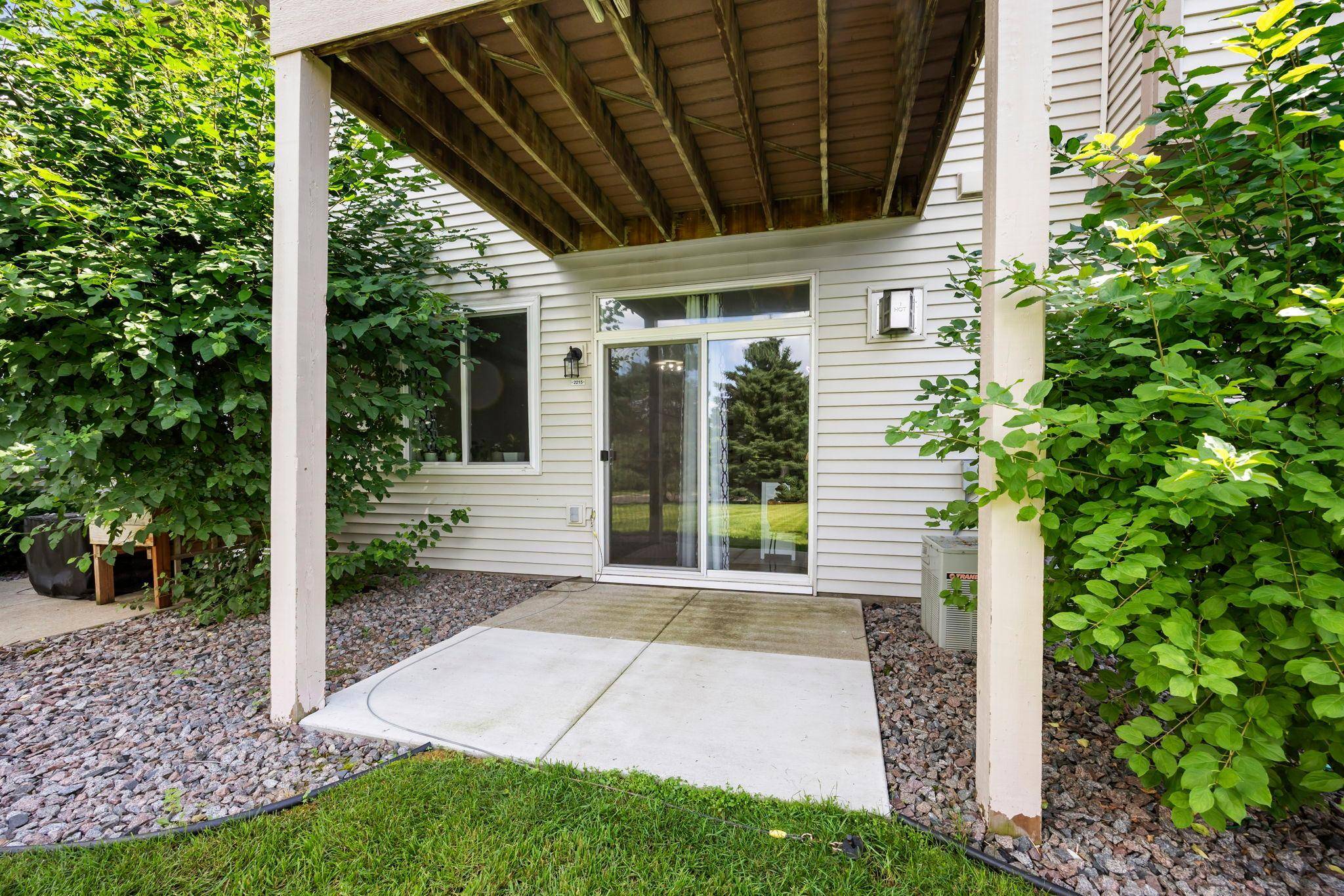 2215 White Water WAY, Eagan, MN 55122
