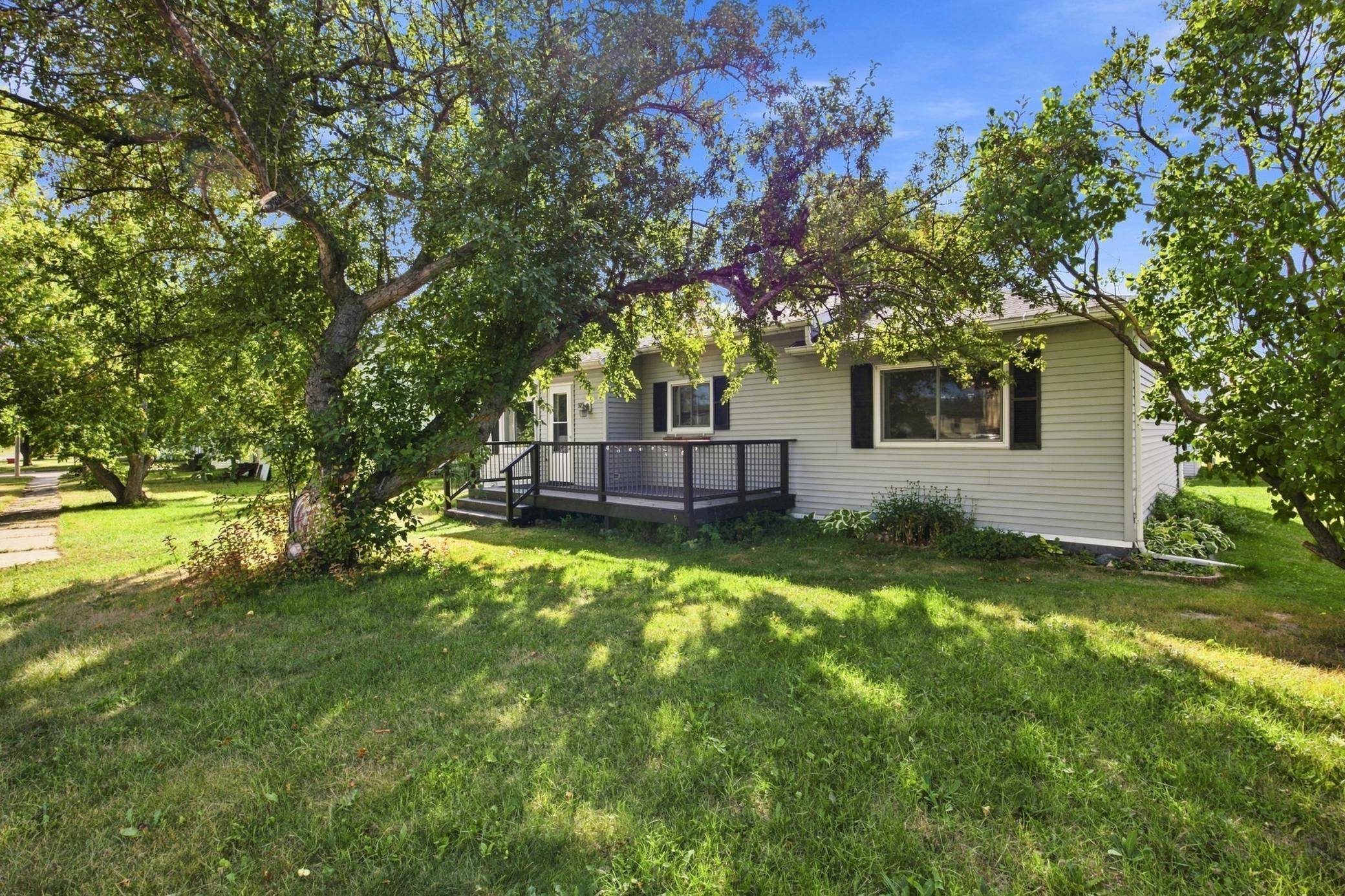 325 3rd AVE W, Halstad, MN 56548