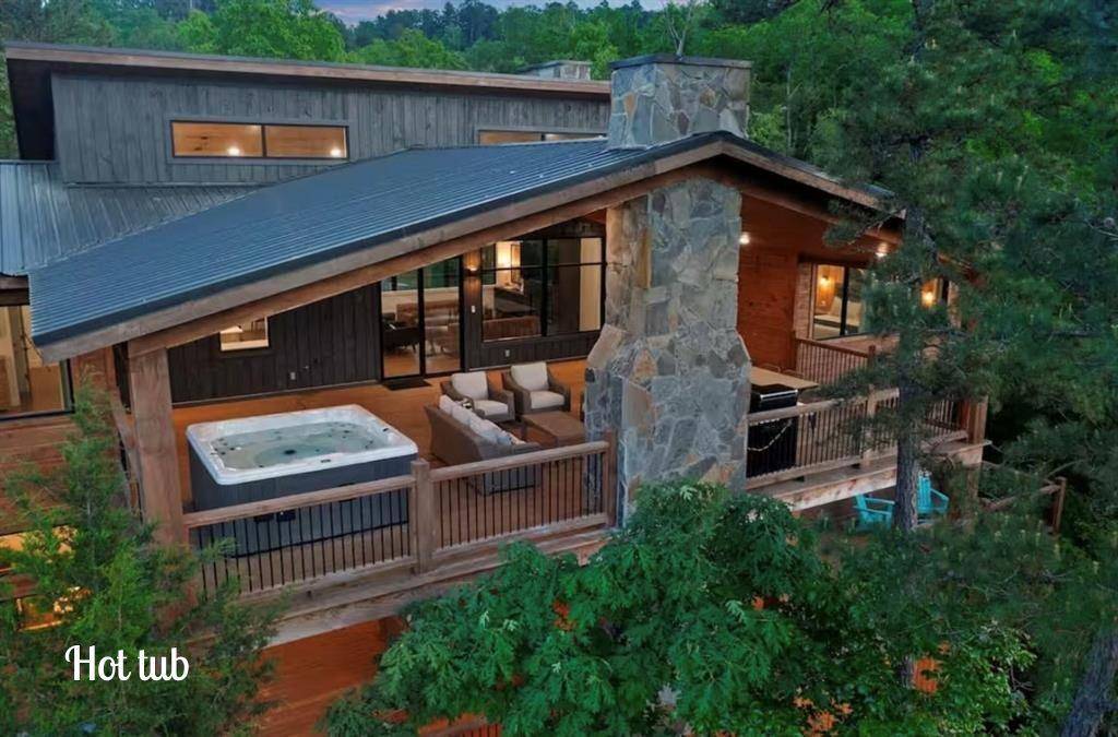 262 Forest Brook LN, Broken Bow, OK 74728
