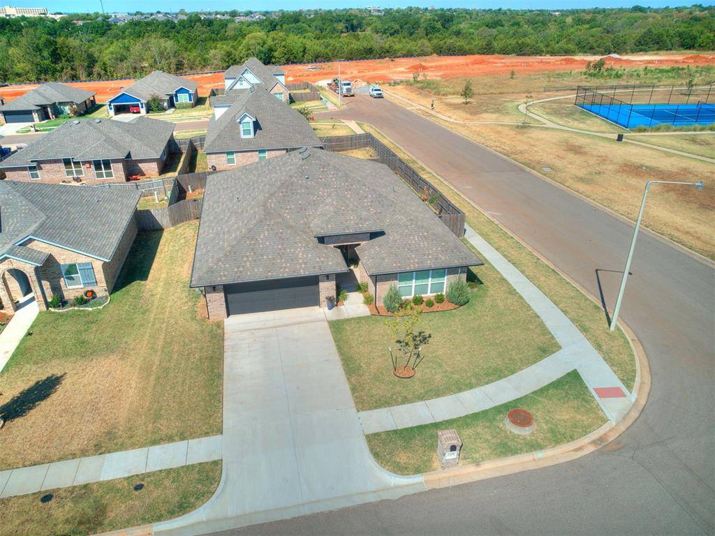 2100 Norwood DR, Norman, OK 73026